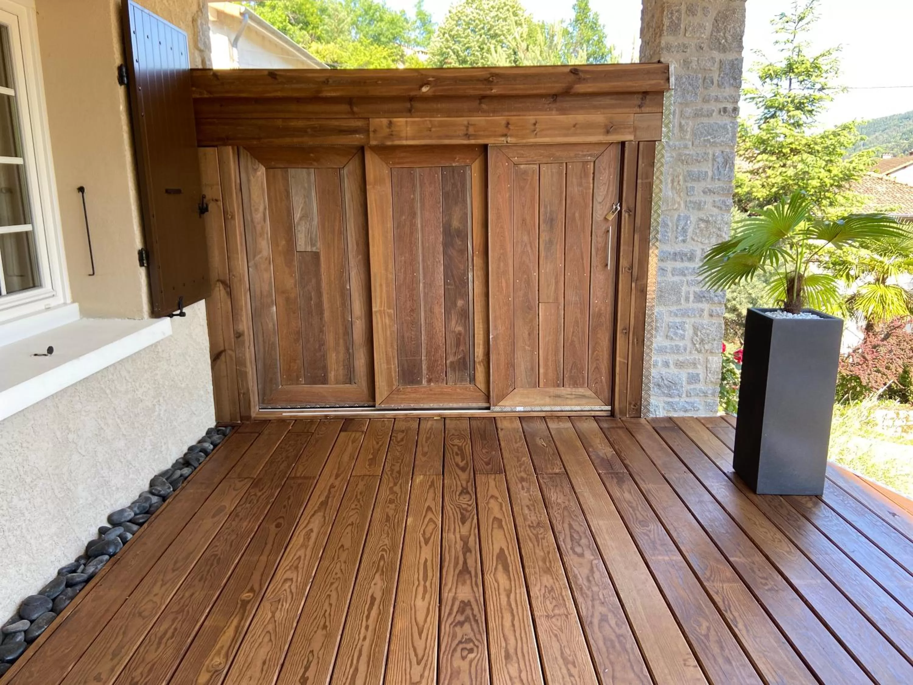 Patio in Chambre d'hôtes de la Riaille 400 m de la dolce via