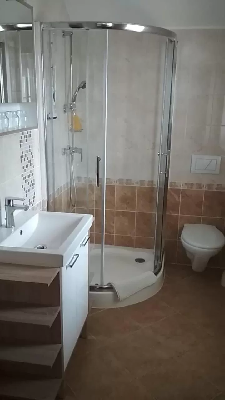 Bathroom in Hotel Le Café