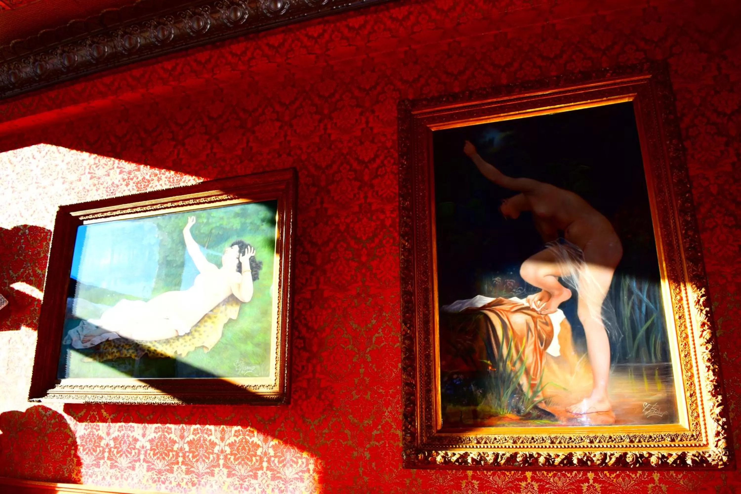 Restaurant/places to eat in Grand Imperial Hotel