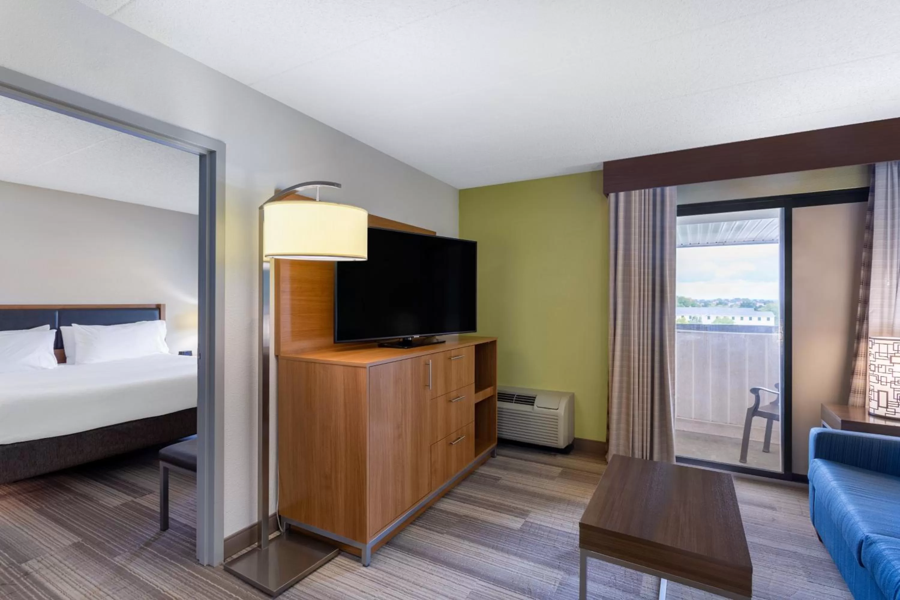 Bedroom, Bed in Holiday Inn Express Hotel & Suites Philadelphia - King of Prussia by IHG