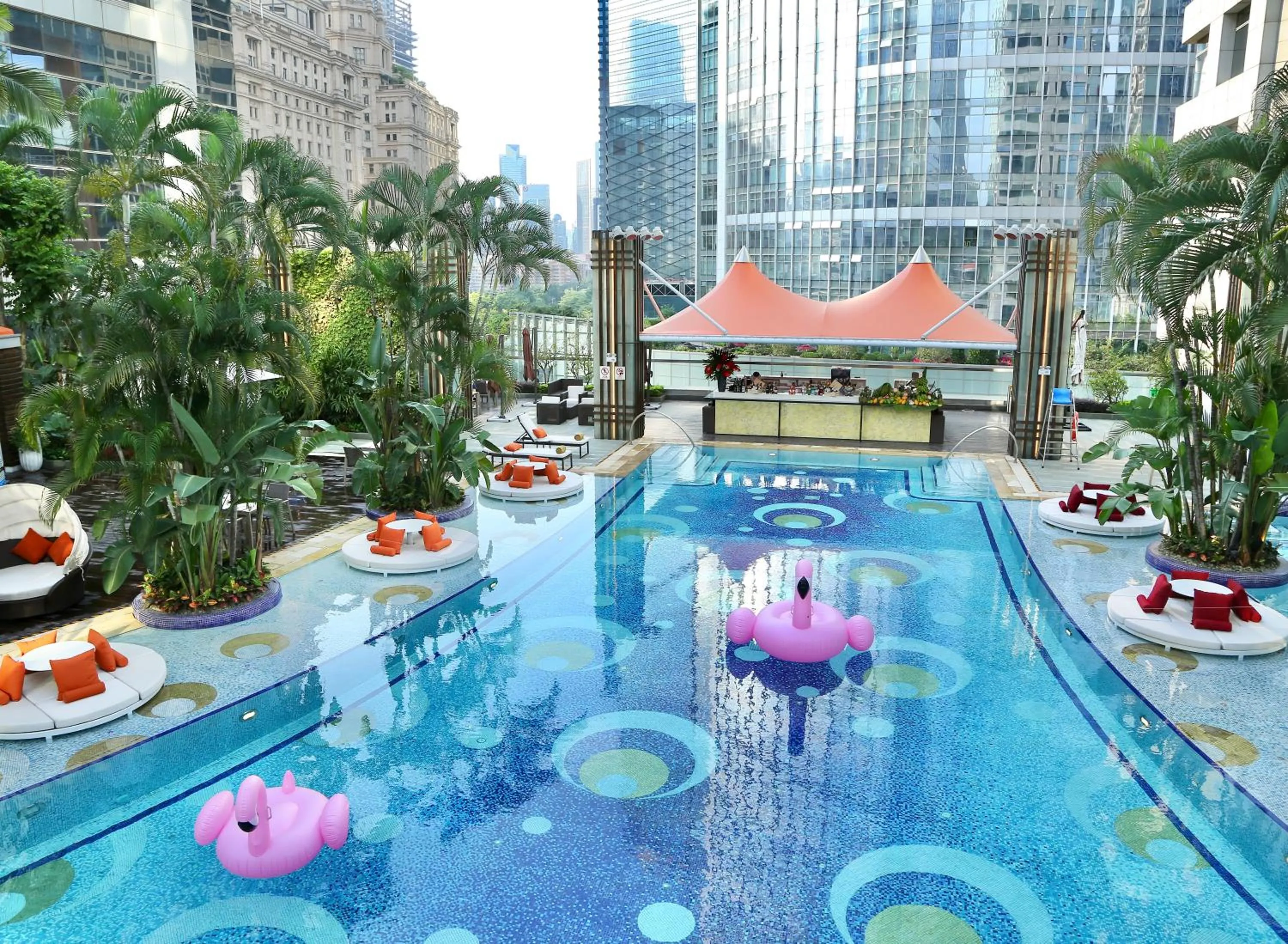 Swimming pool in Jumeirah Living Guangzhou