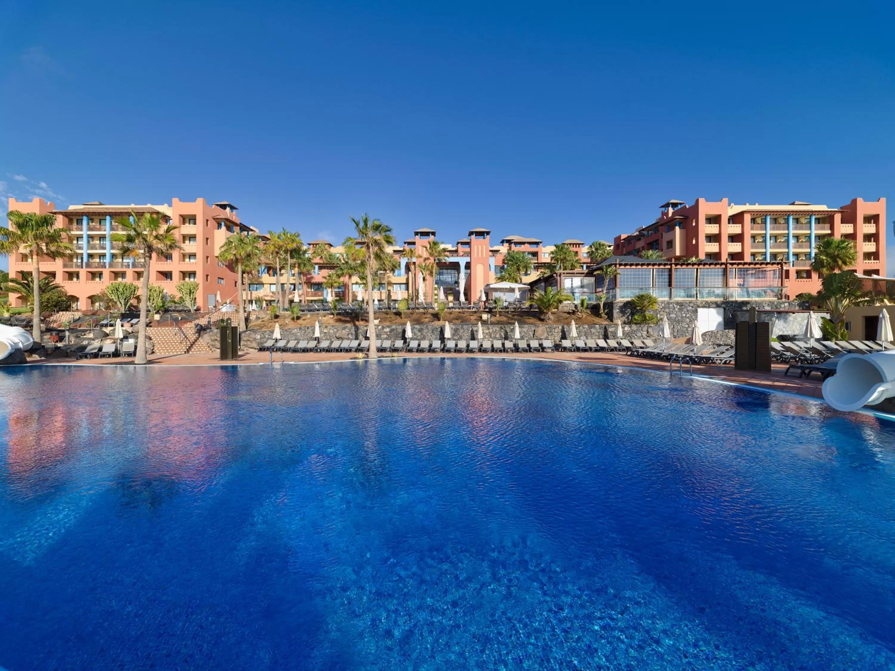 Swimming pool in H10 Tindaya