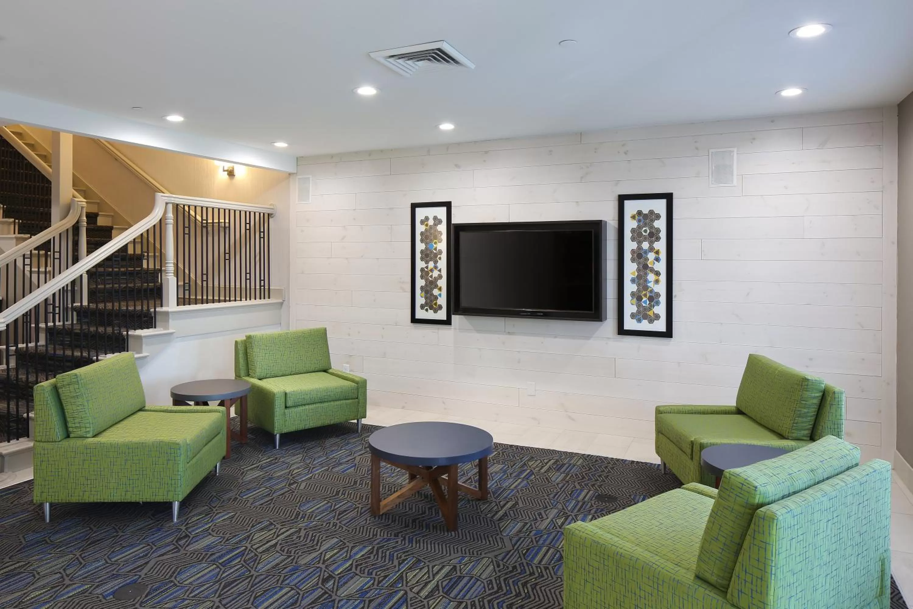Property building in Holiday Inn Express Grand Rapids Southwest by IHG