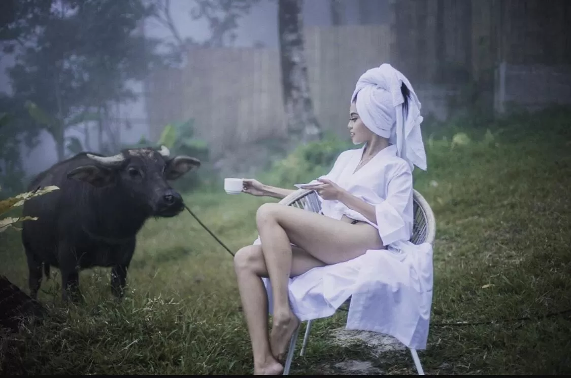 People, Other Animals in Bintana sa Paraiso Binunsaran