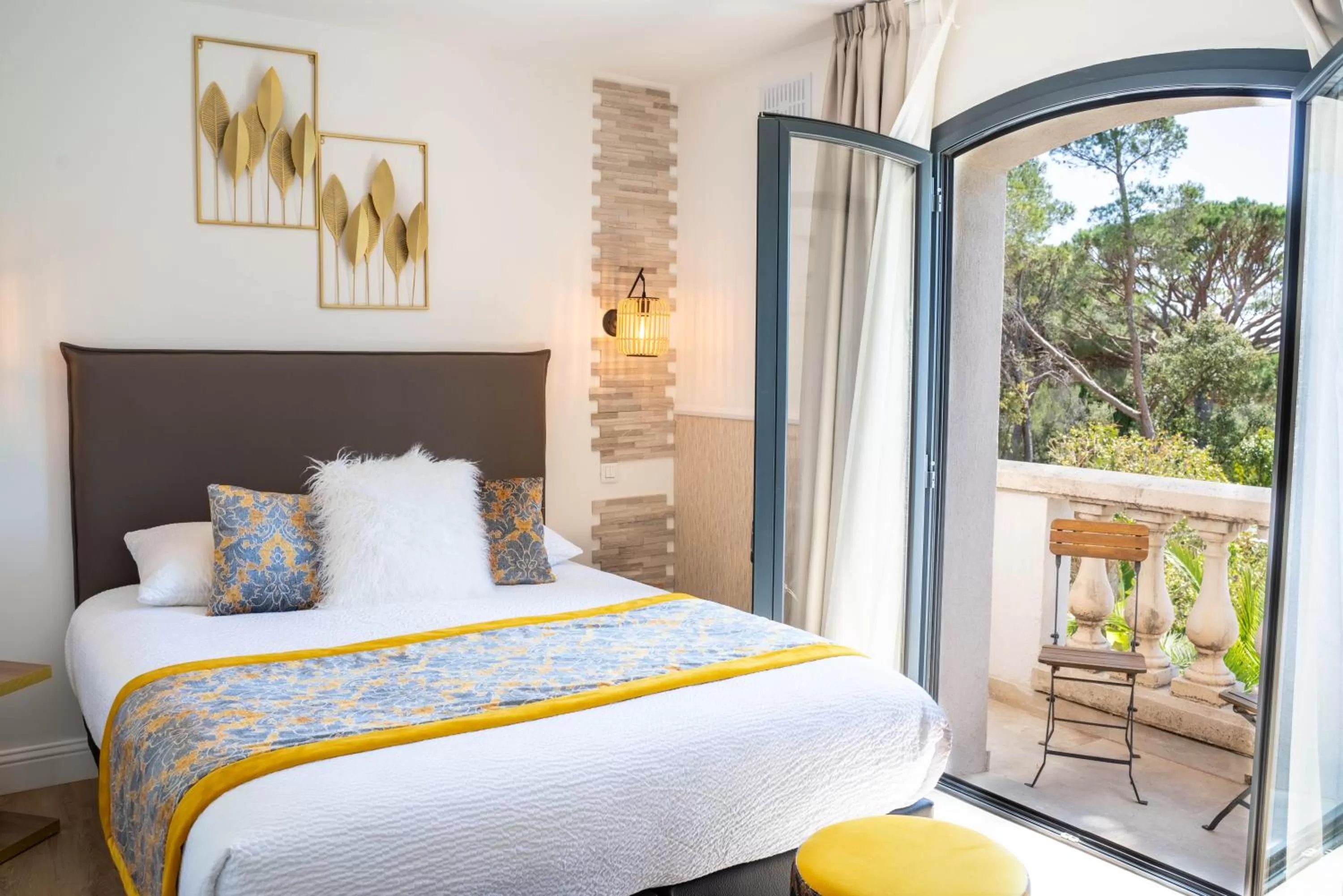 Photo of the whole room in Le Confidentiel Hôtel & SPA