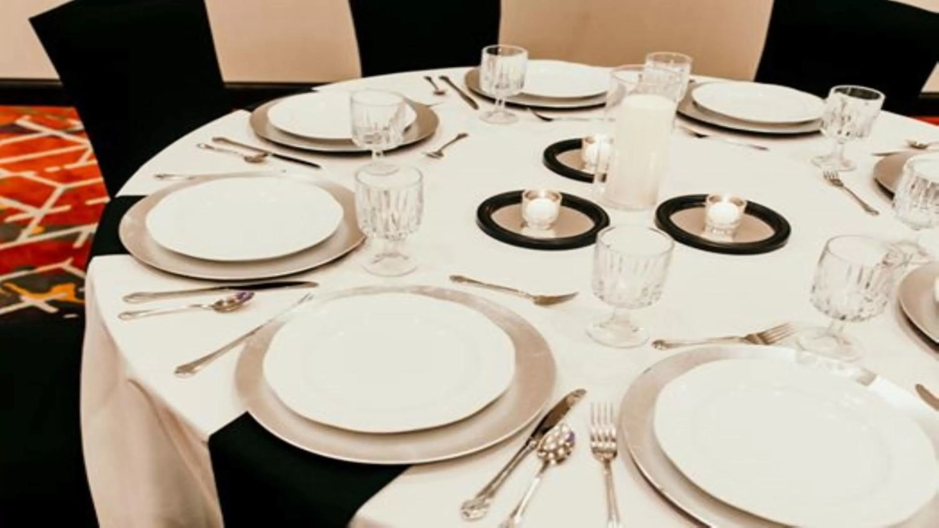 Meeting/conference room in Holiday Inn Mishawaka by IHG