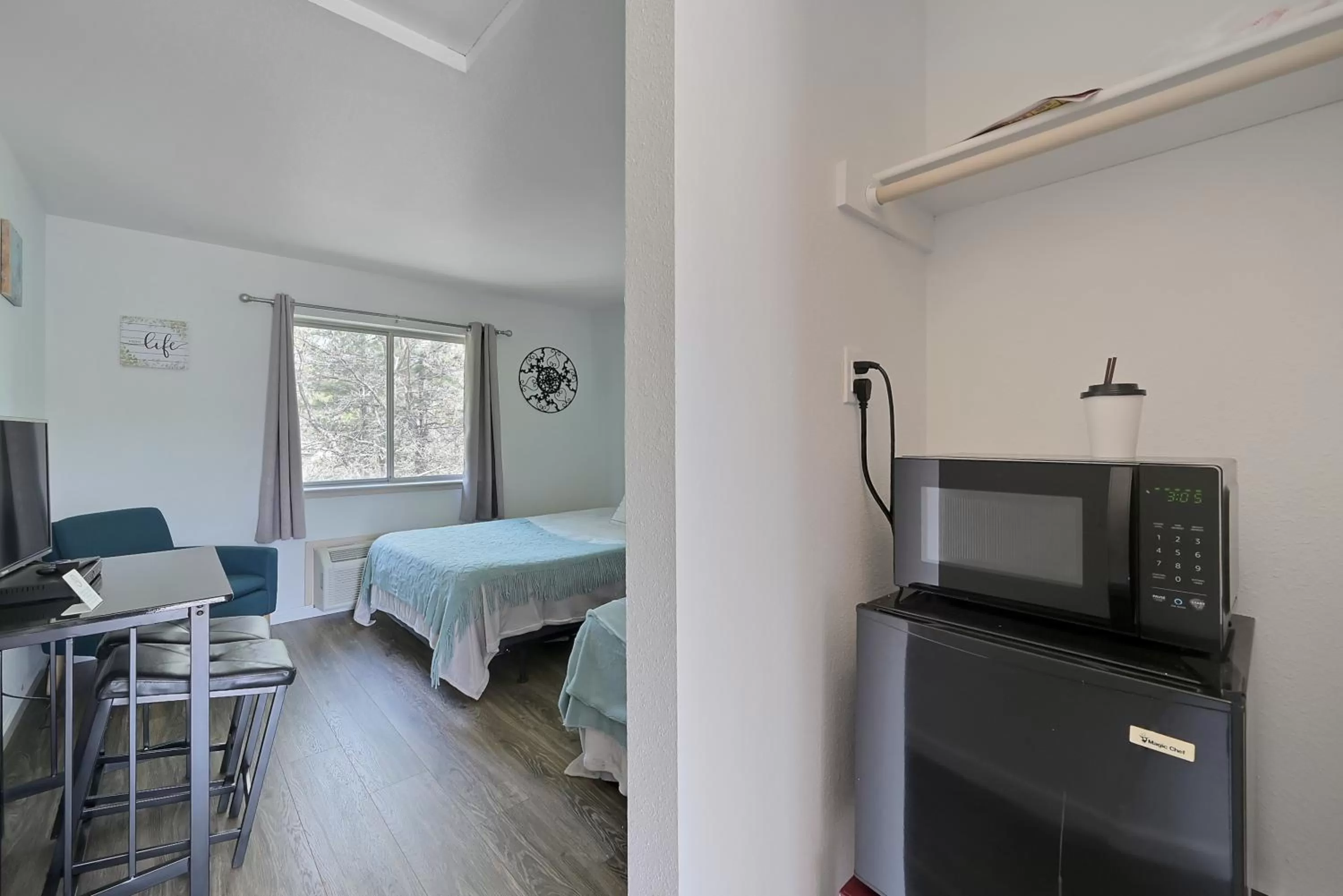 Bedroom in Brownsville Motel