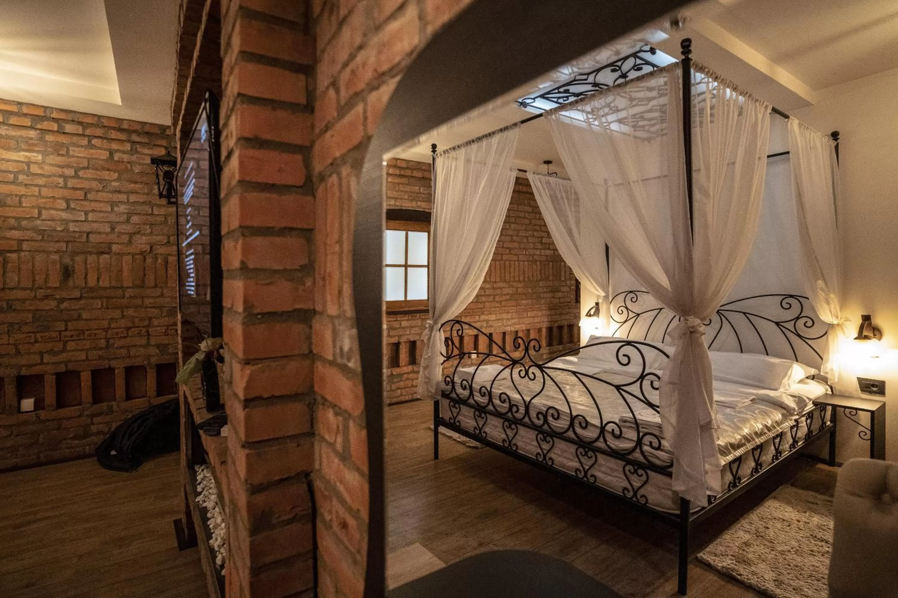 Bed in Madison - Square Sava