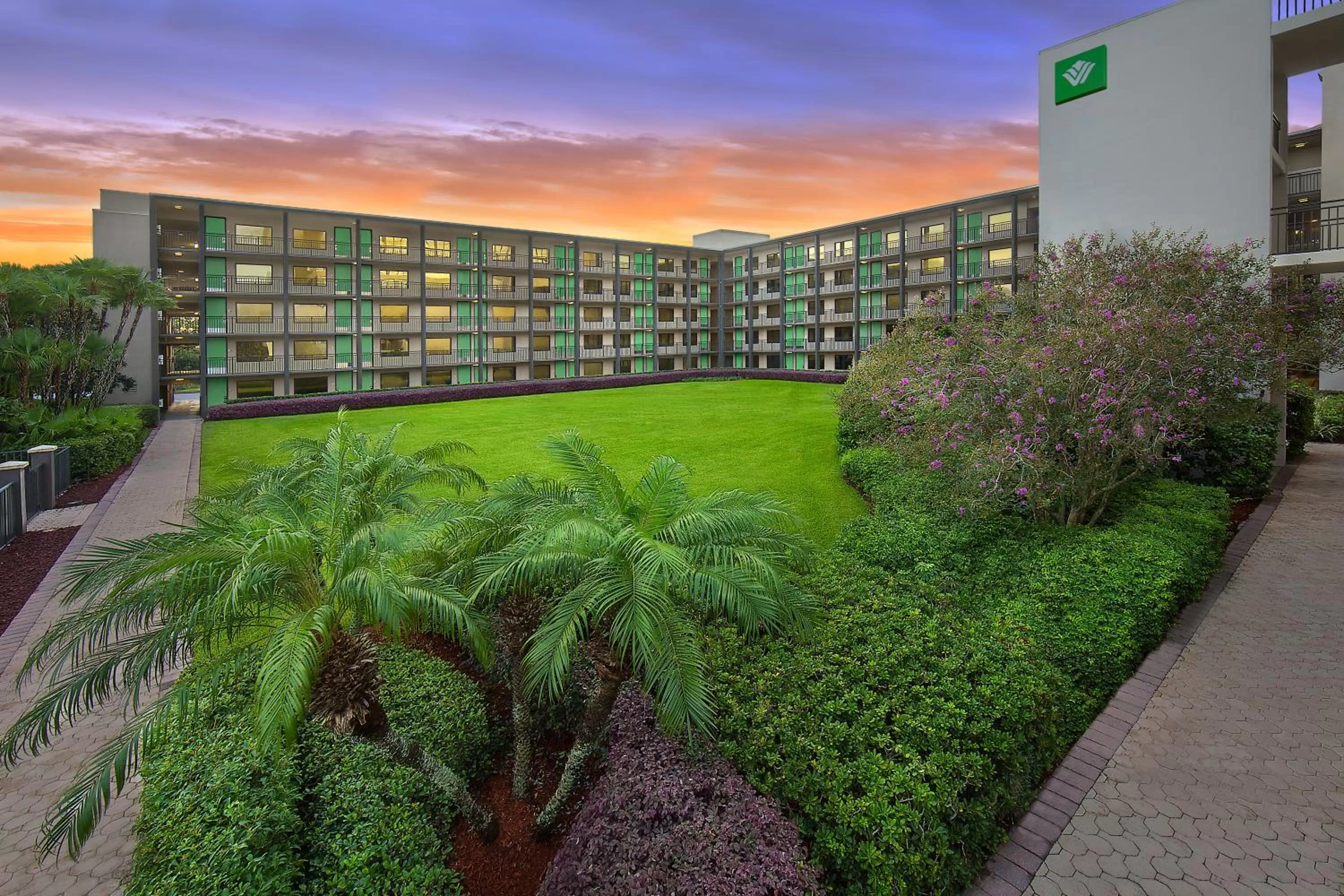 Garden in Wyndham Garden Lake Buena Vista – Disney Springs® Area