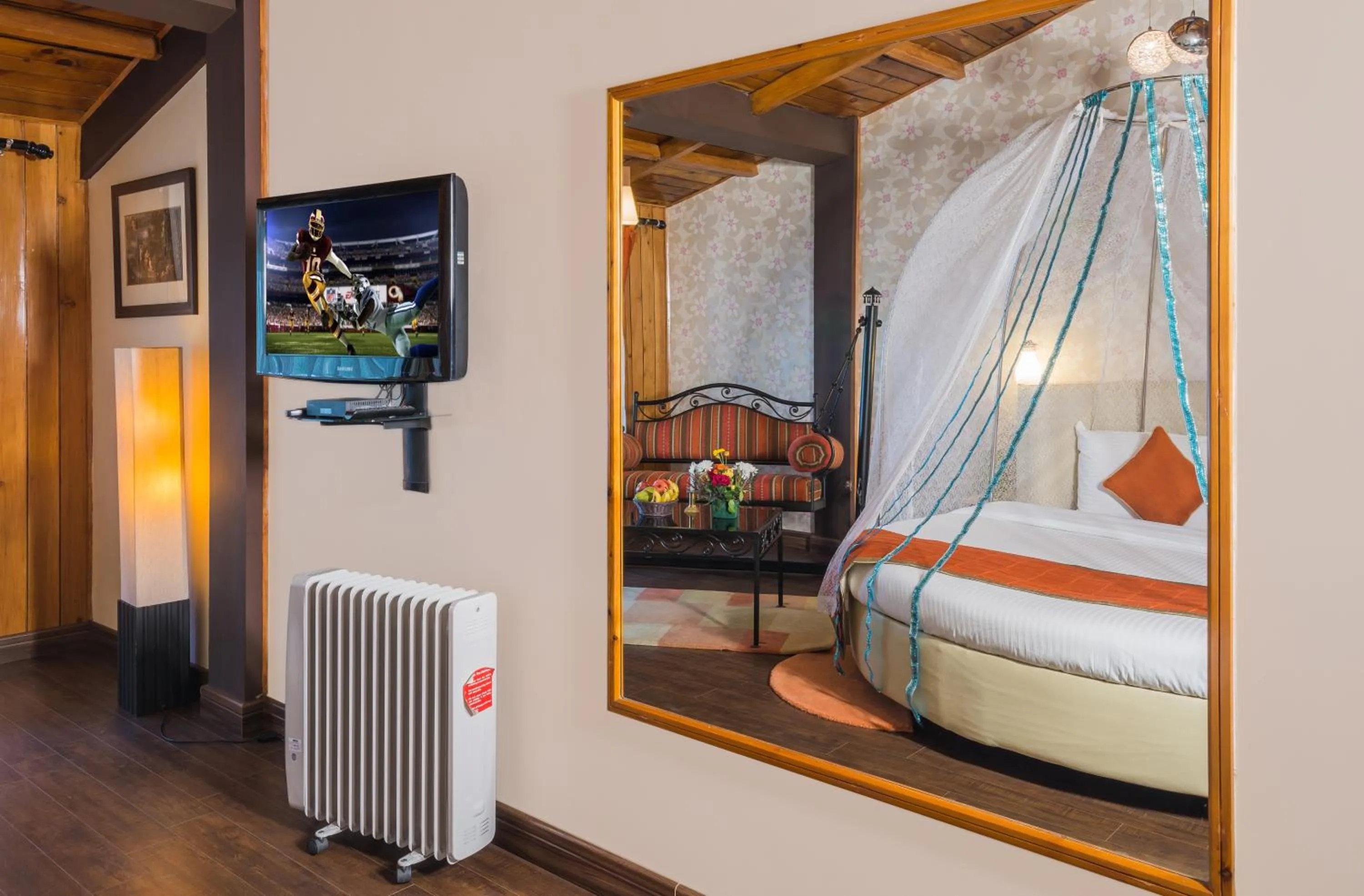 Bed in Honeymoon Inn Manali