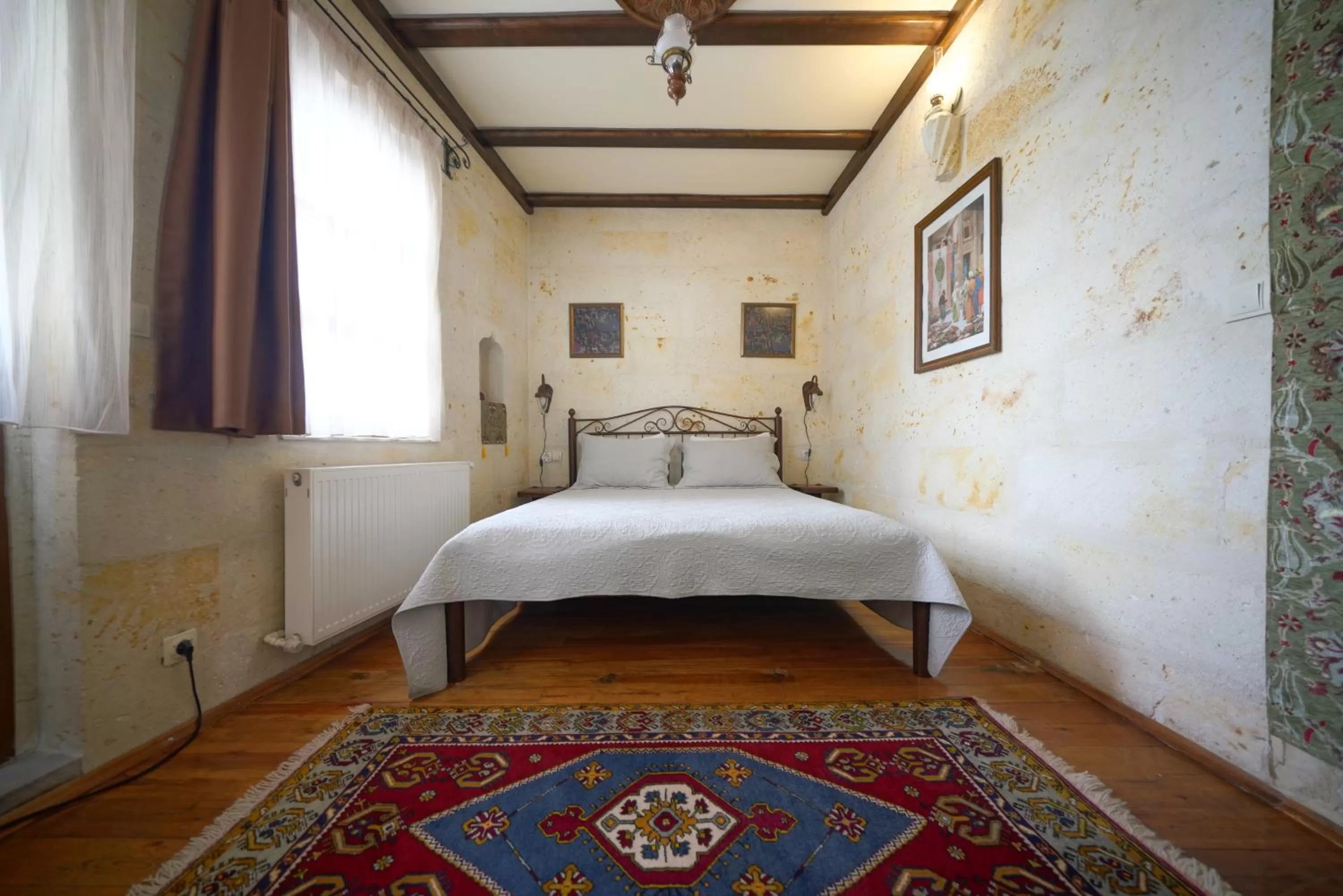 Property building, Bed in Vista Cave Hotel