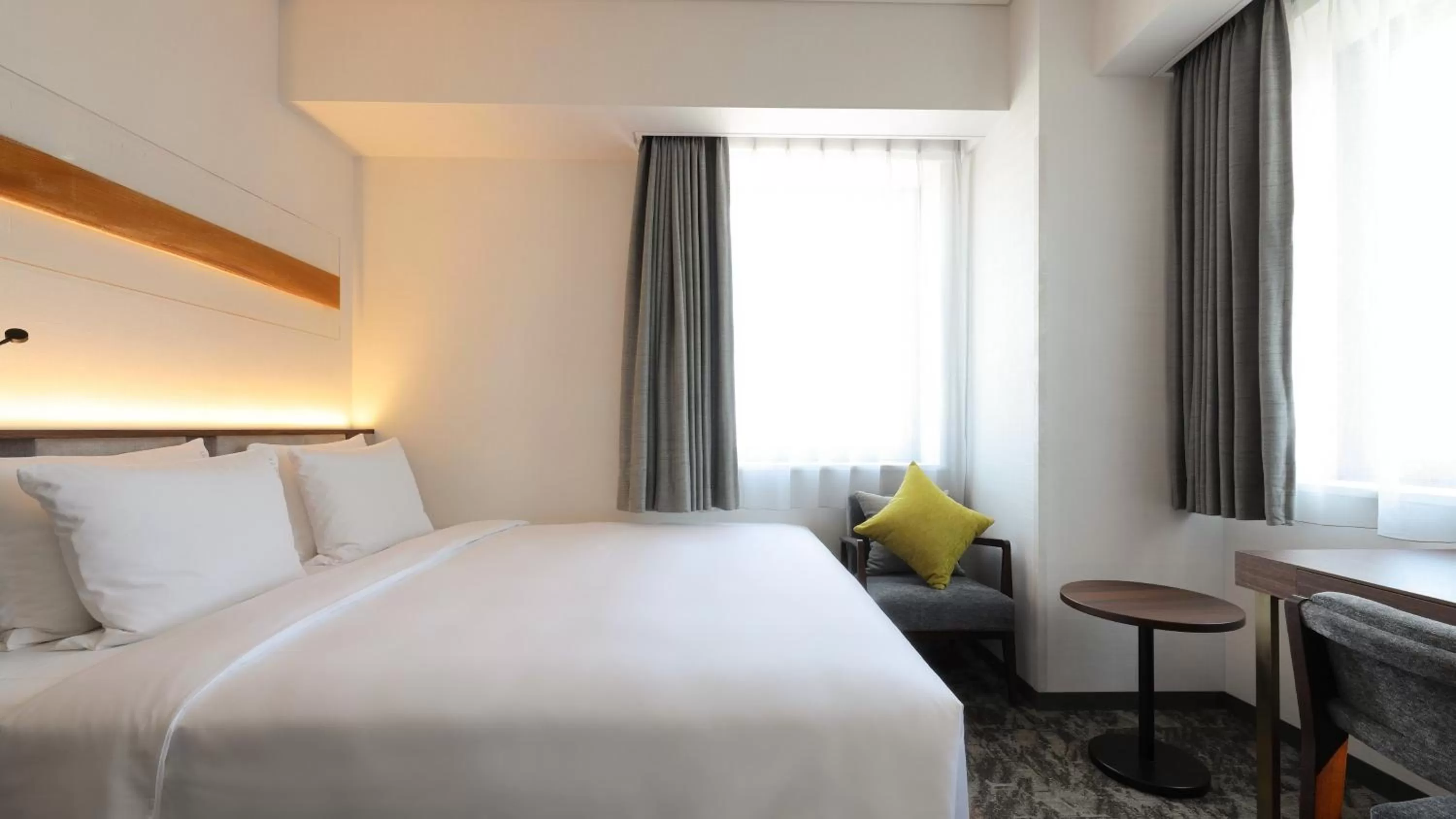 Photo of the whole room, Bed in ANA Holiday Inn Sendai by IHG