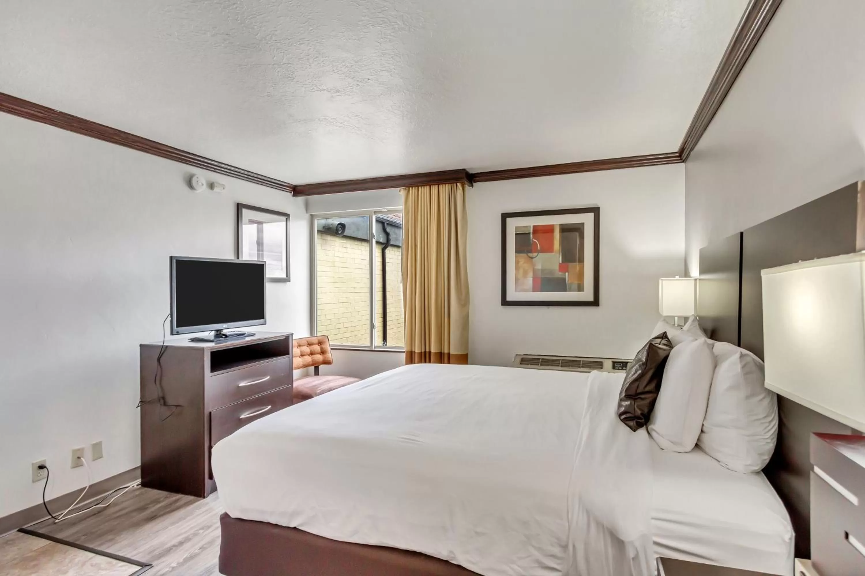 Bed in Park Inn by Radisson, Salt Lake City-Midvale