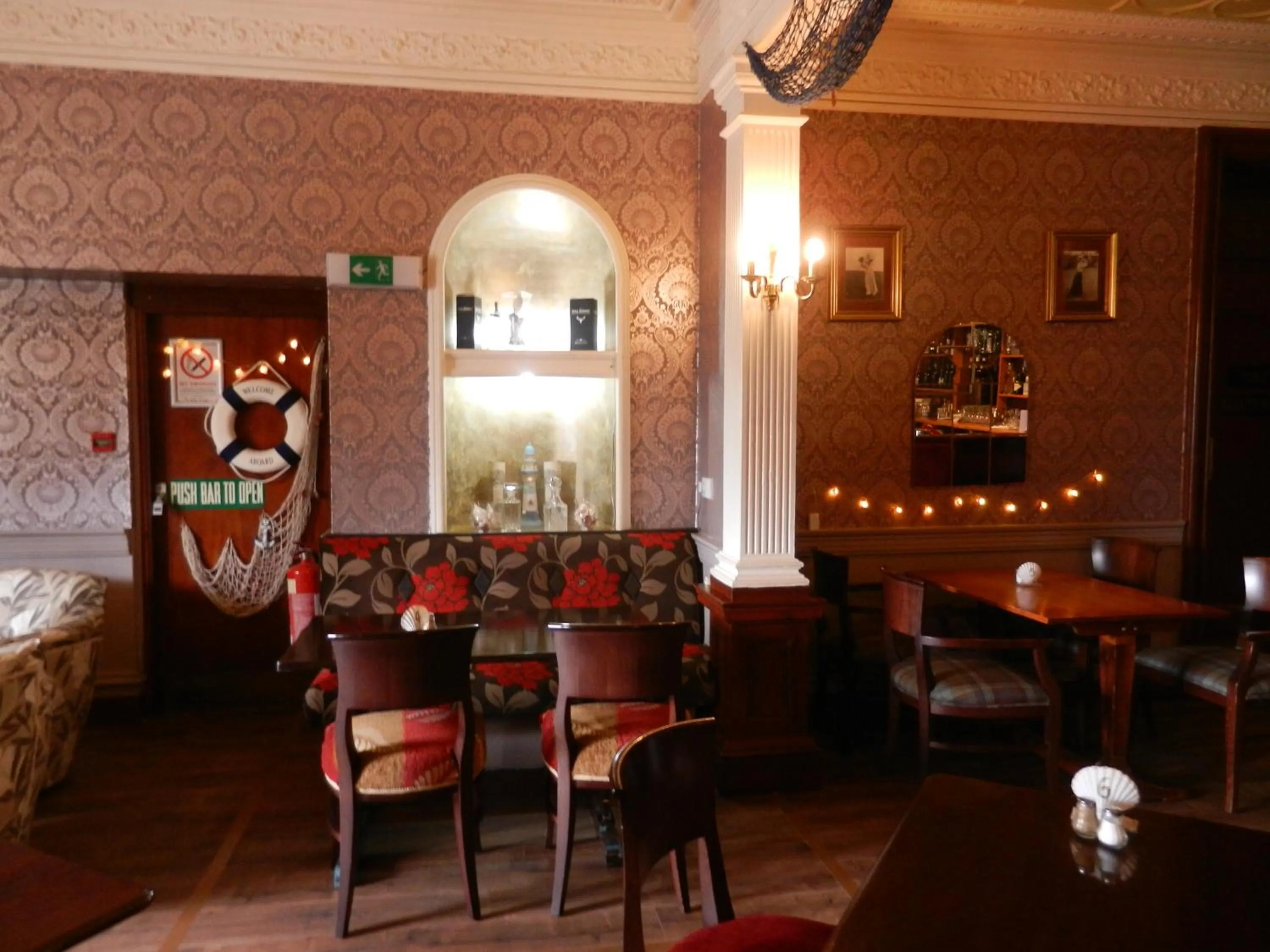 Restaurant/places to eat in Mansfield Castle Hotel