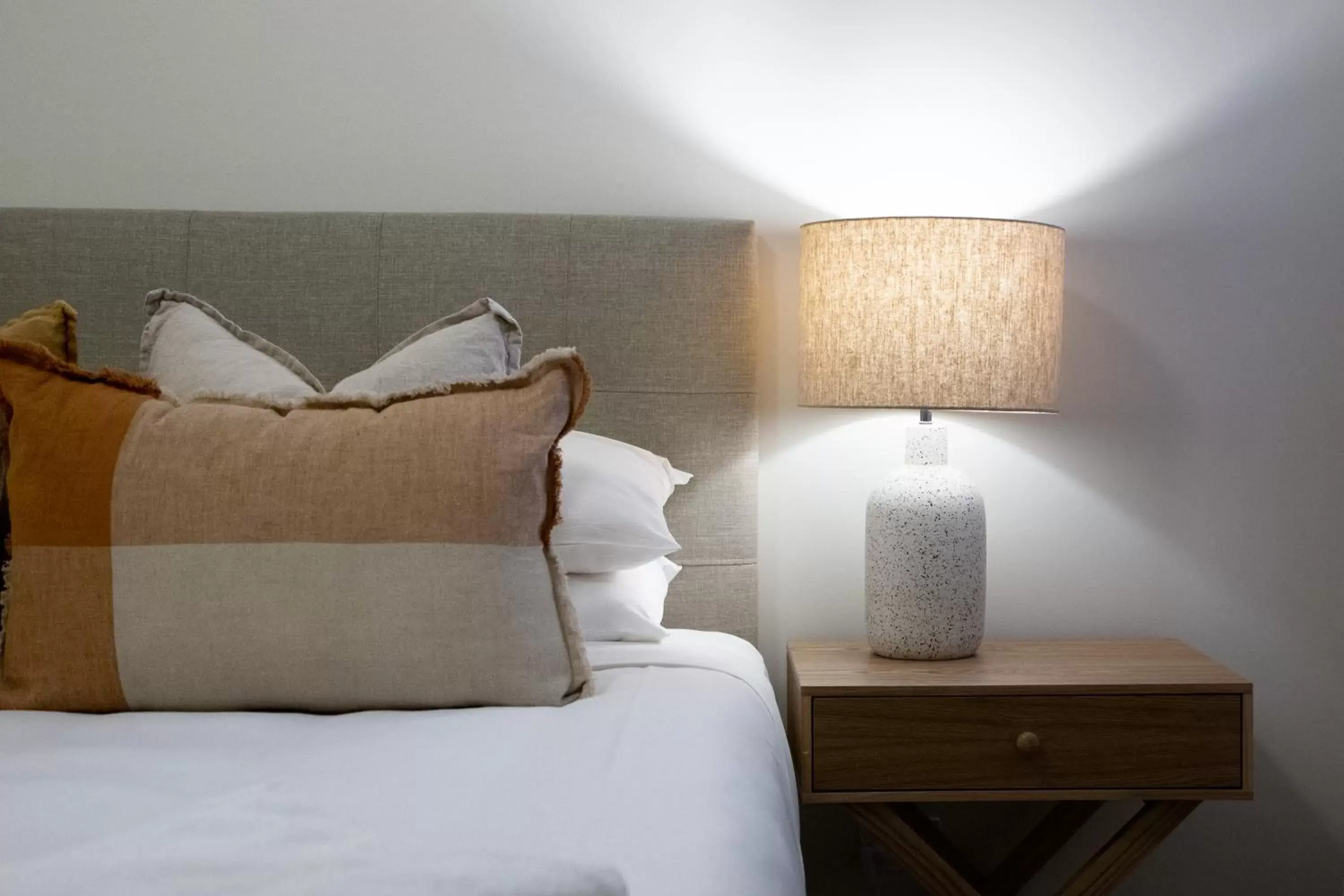 Deluxe Queen Suite in The Royal Hotel Deluxe Queen Suite in The Royal Hotel