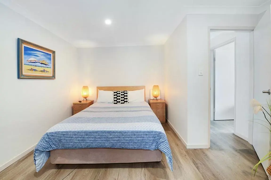 Queen Room Spa Bath Bedsitter in Tiarri Terrigal Queen Room Spa Bath Bedsitter in Tiarri Terrigal