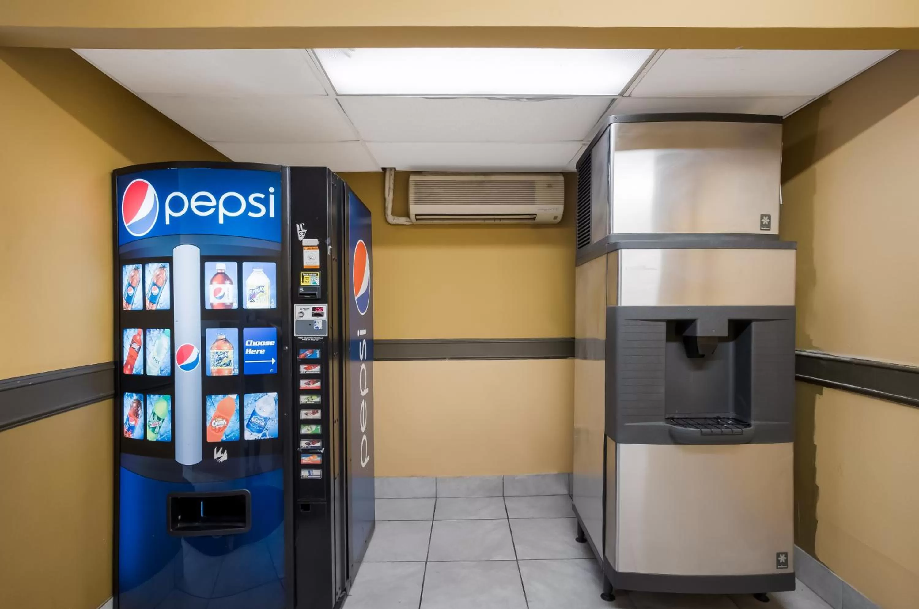 vending machine in Scottish Inn & Suites-Allentown