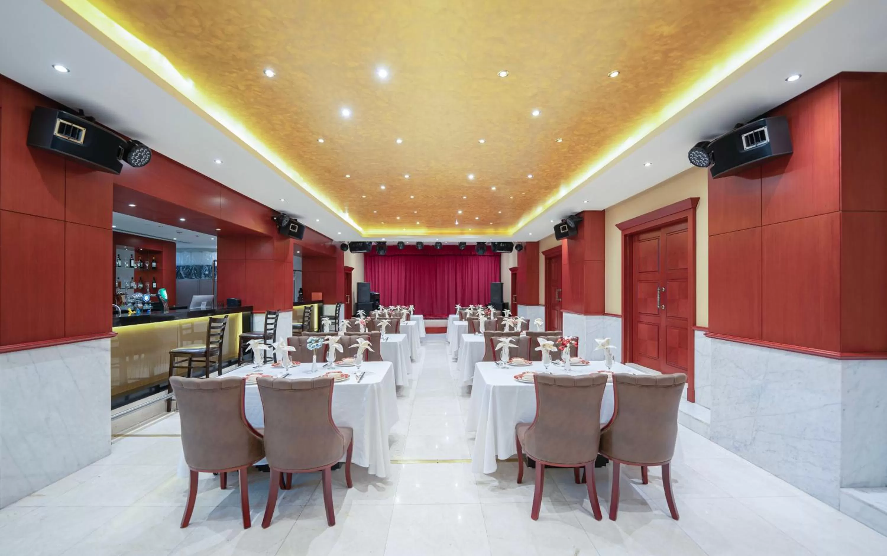 Restaurant/places to eat in Hyatt Regency Dubai - Corniche