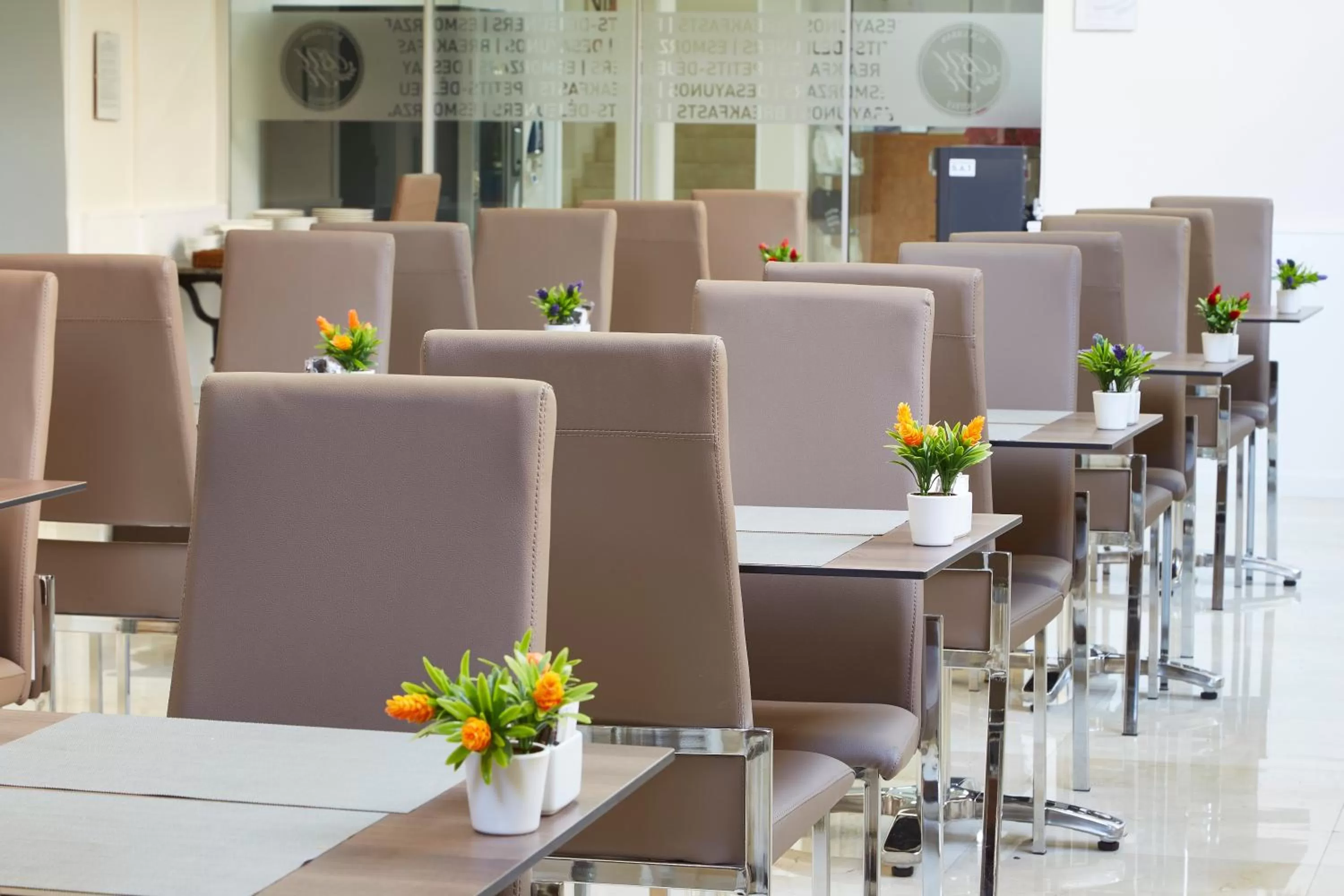 Restaurant/places to eat in BCN Urbaness Hotels Del Comte