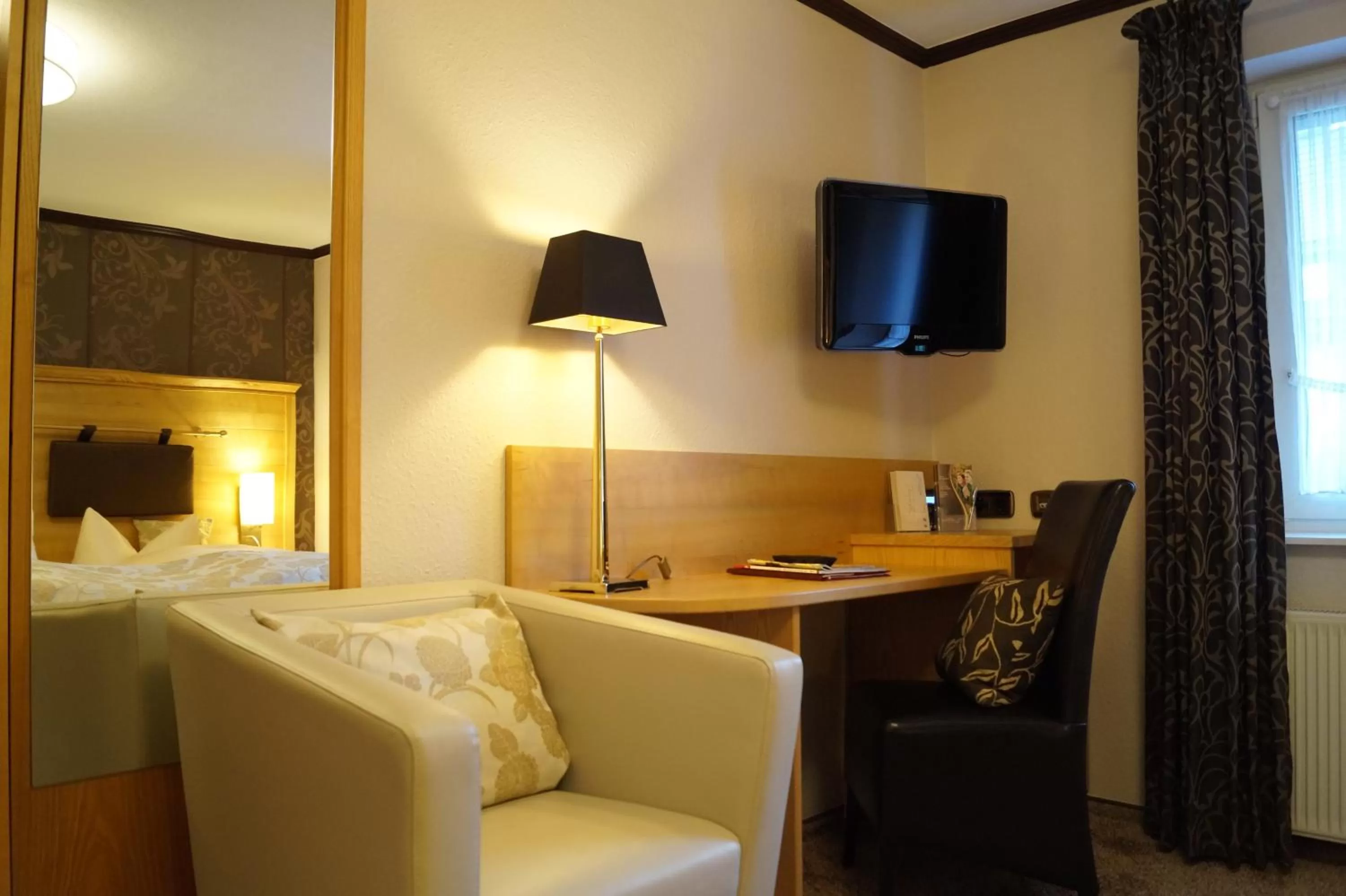 Decorative detail, Bed in Engemann Kurve