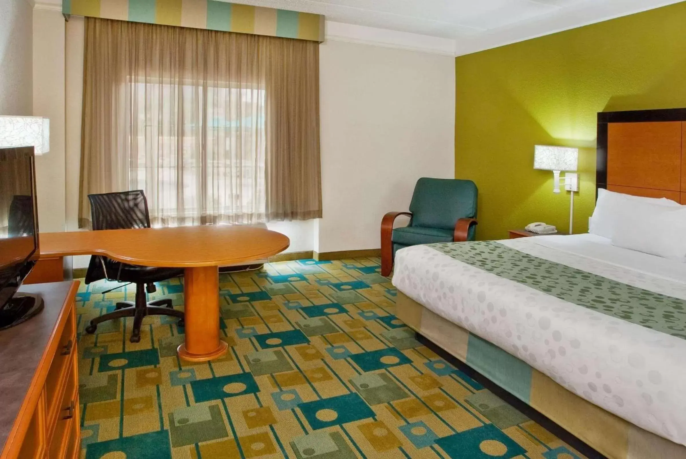 Deluxe King Room in La Quinta by Wyndham Greenville Haywood Deluxe King Room in La Quinta by Wyndham Greenville Haywood