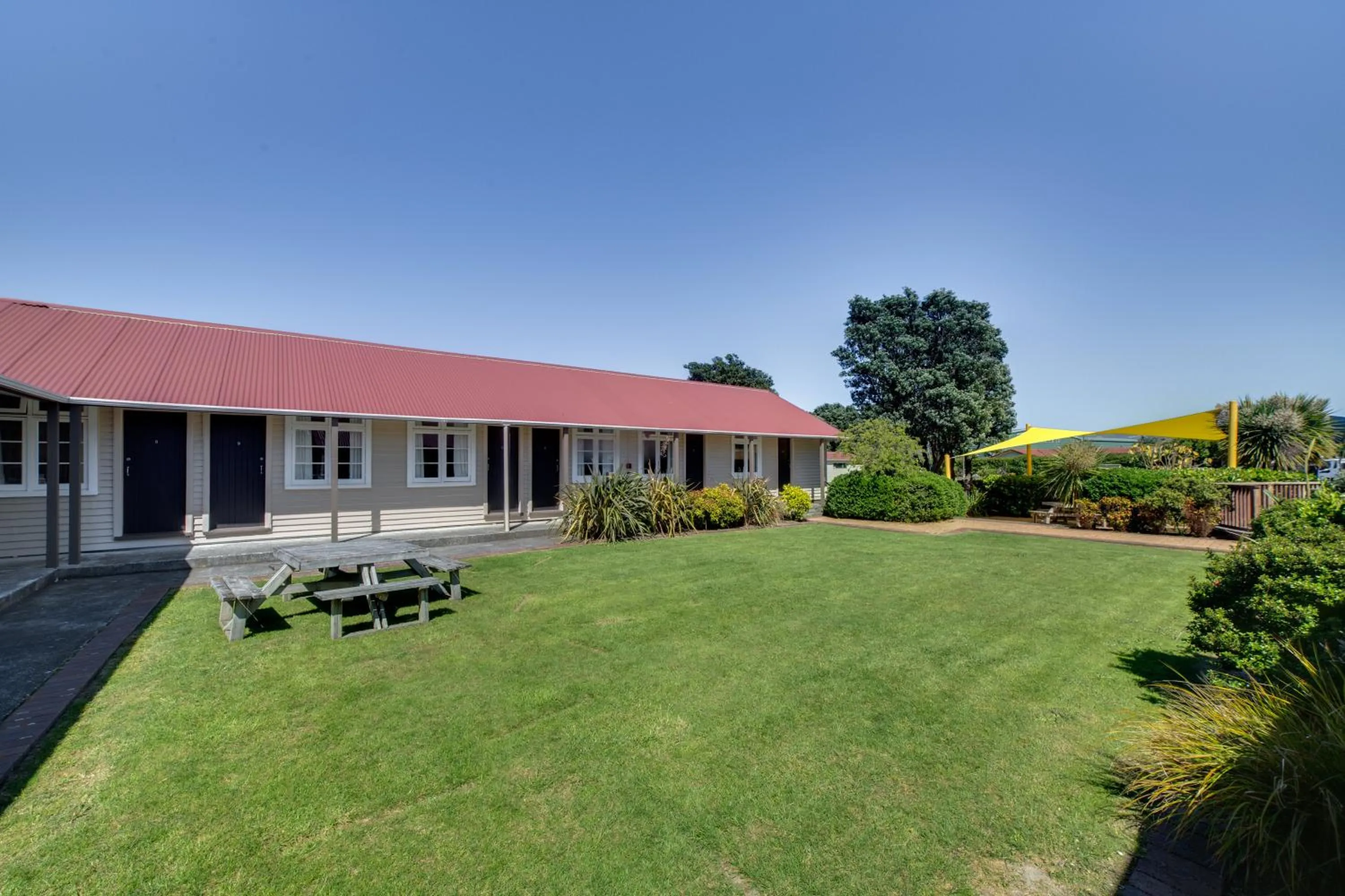 Property building in Wellington TOP 10 Holiday Park
