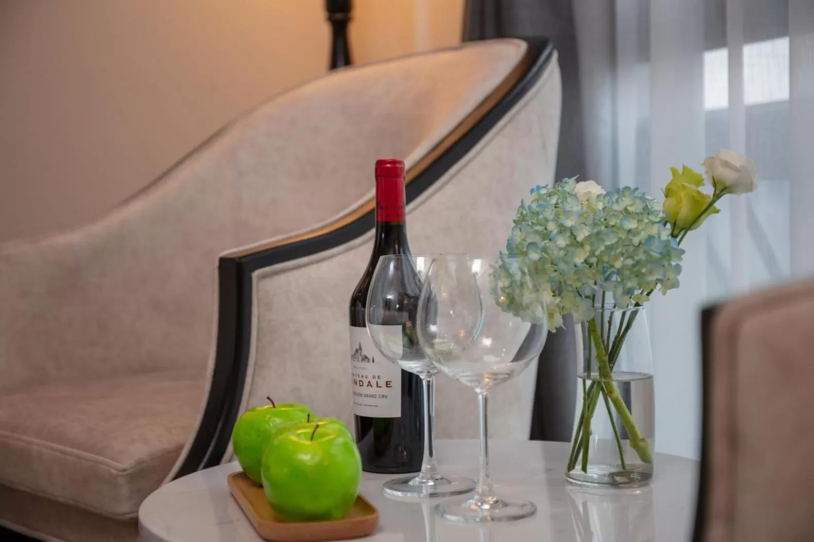 Living room in FTE Ba Dinh Hotel