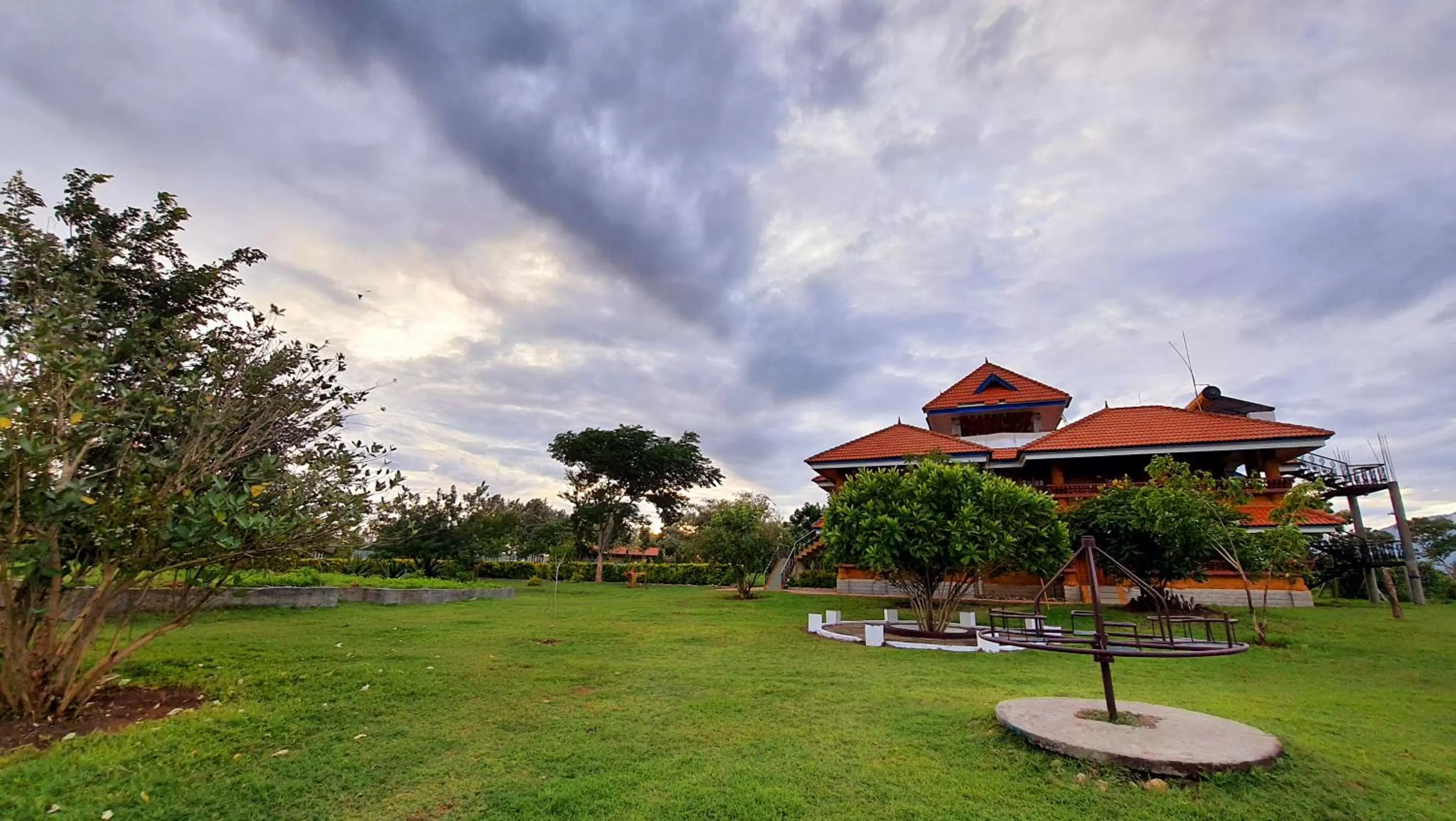 Garden in Avadale Masinagudi - Stag Groups Not Allowed