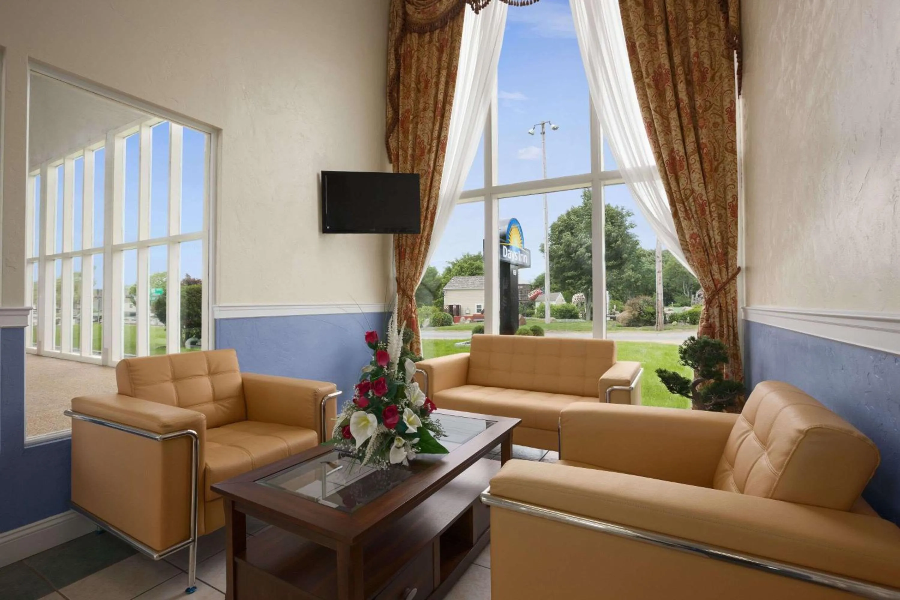 Lobby or reception in Days Inn by Wyndham - Cape Cod