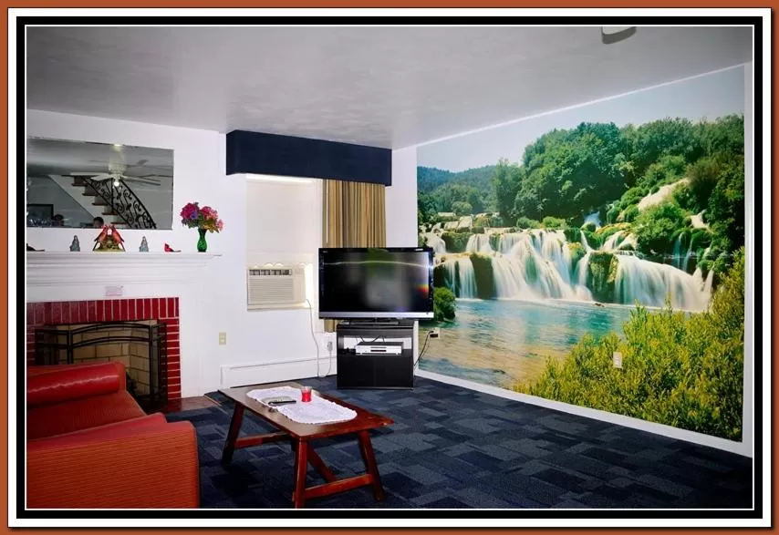 TV and multimedia in The Cardinal Inn