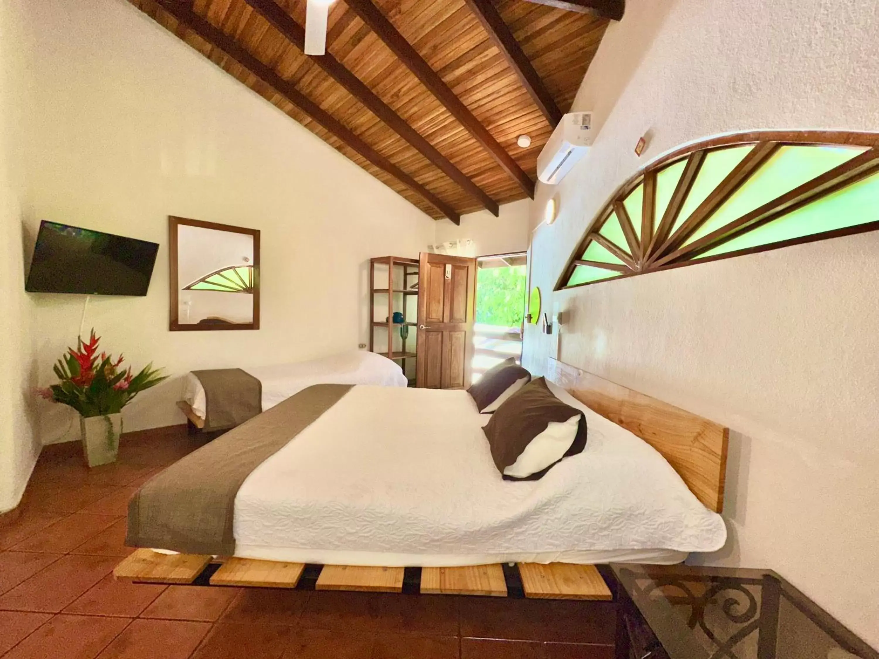 Standard Triple Room in Hotel Luna Llena Standard Triple Room in Hotel Luna Llena