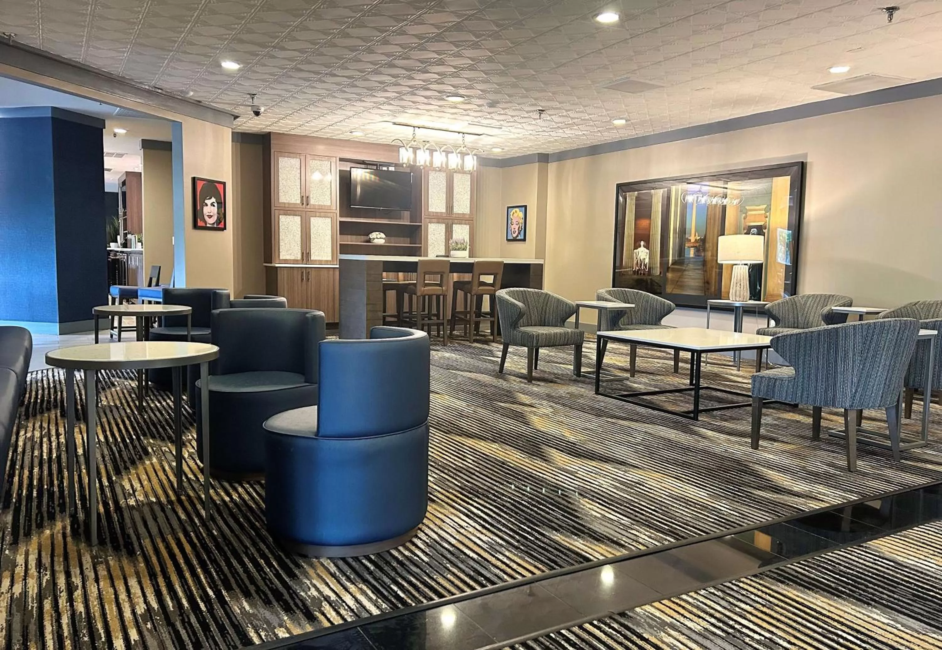 Lobby or reception in Best Western Premier Rockville Hotel & Suites