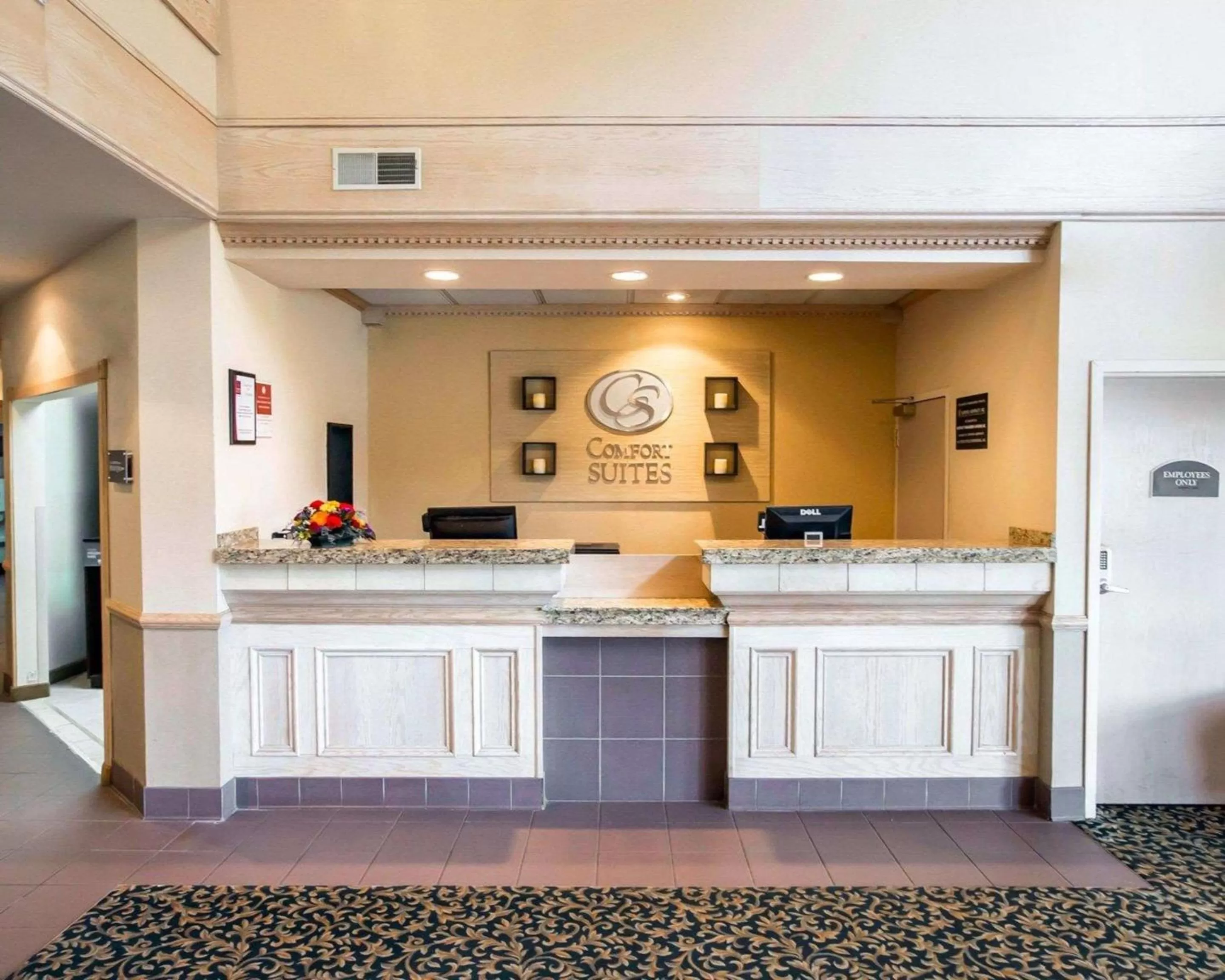 Lobby or reception in Comfort Suites University Area Notre Dame-South Bend