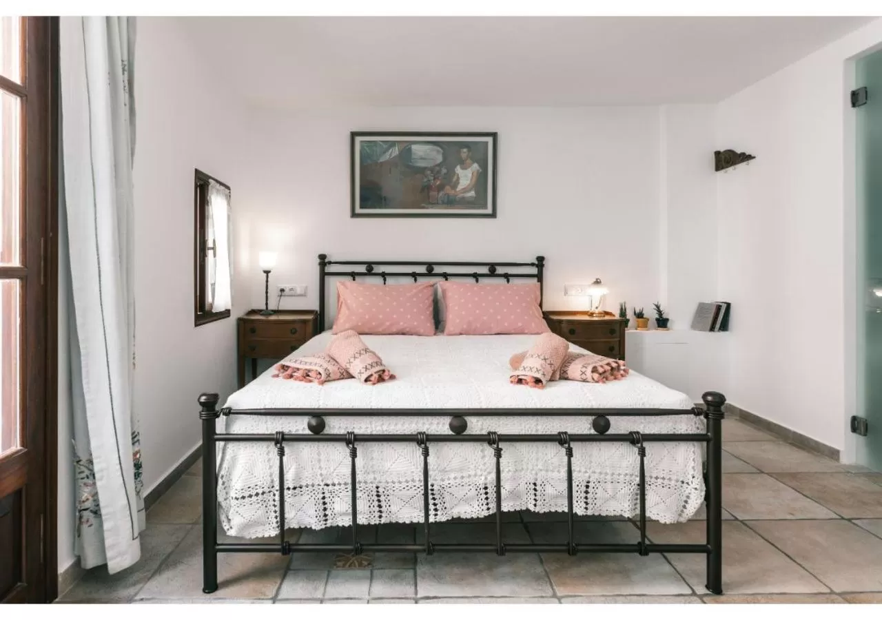 Property building, Bed in Arco Naxos Luxury Apartments