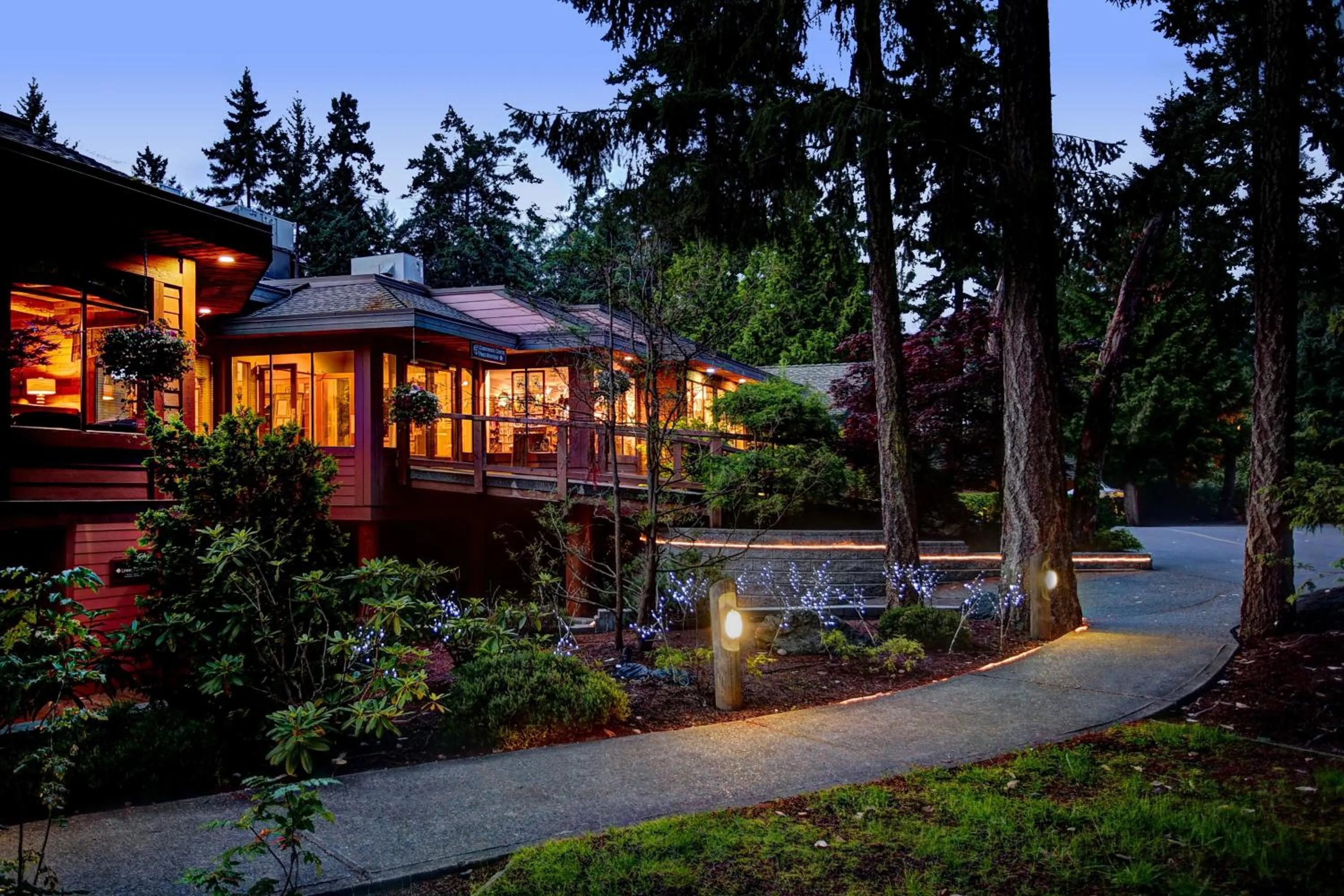 Facade/entrance in Tigh-Na-Mara Seaside Spa Resort