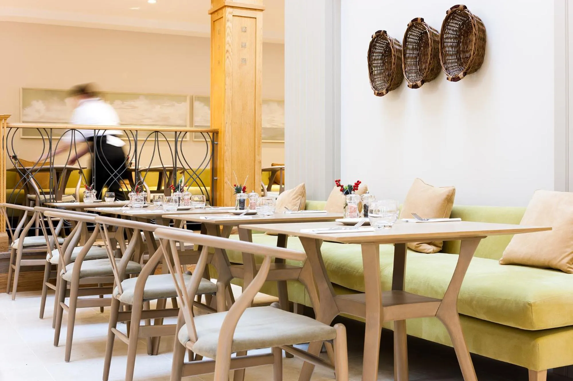 Restaurant/places to eat in Champneys Forest Mere