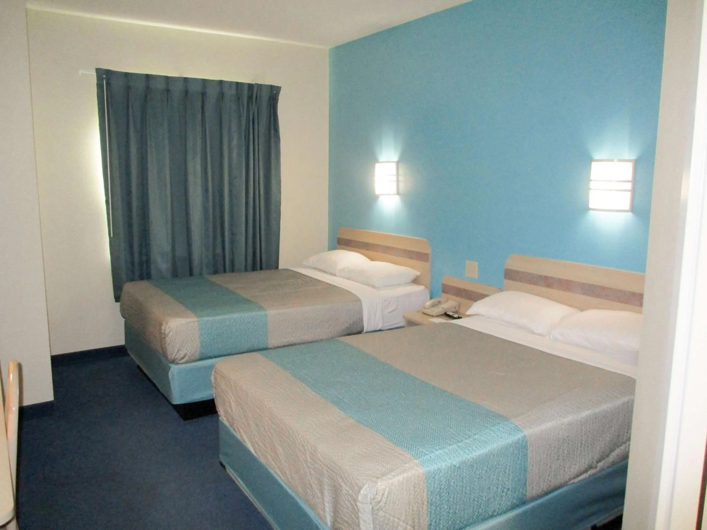 Deluxe Quadruple Room - single occupancy - Smoking in Baymont by Wyndham Kingdom City