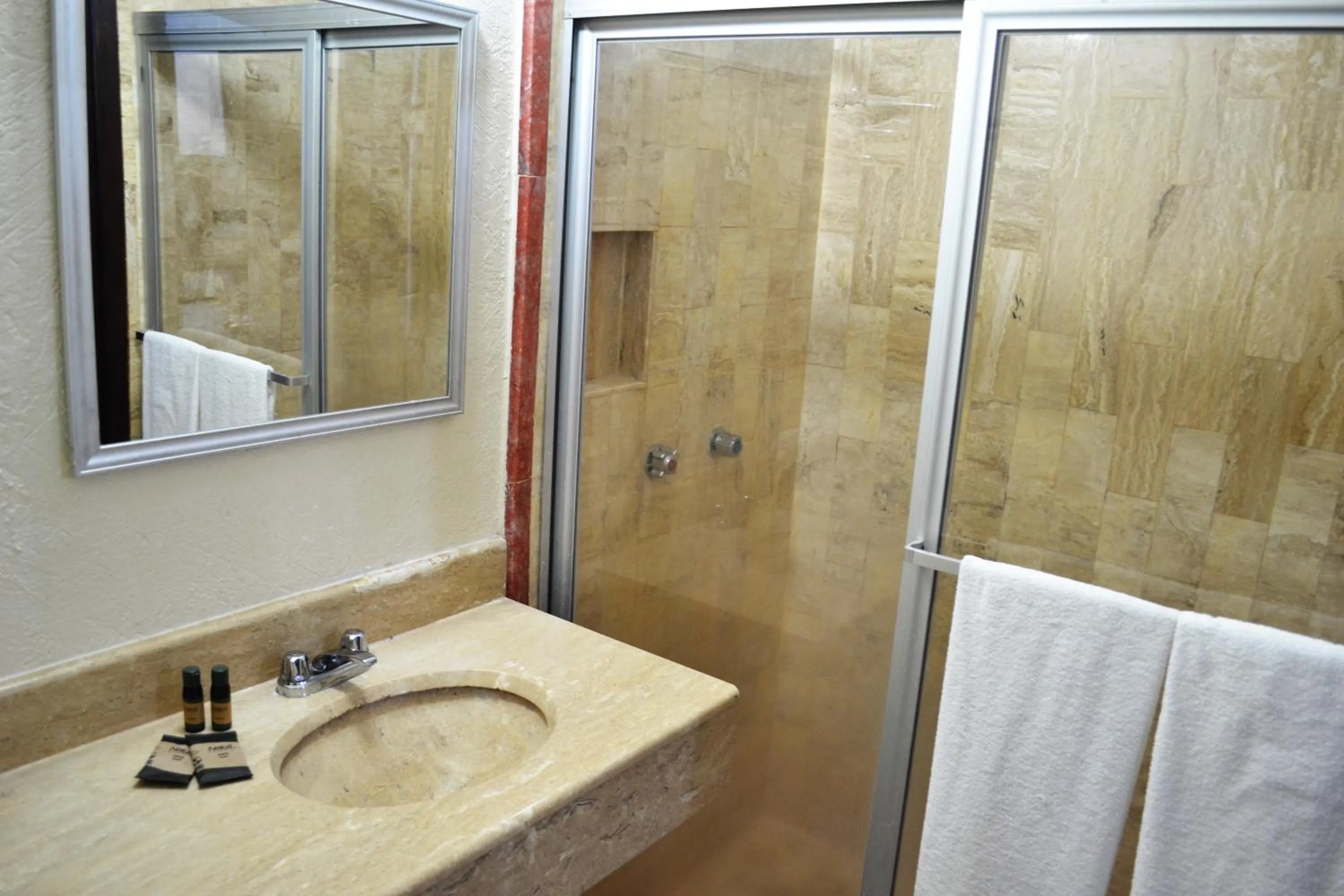 Bathroom in Hotel America Palacio