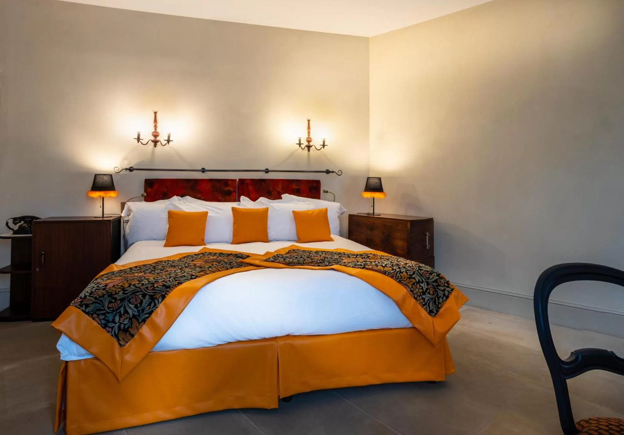 Bed in Le Clos Violette et Le 11 D'Aglaé - Hôtel de Charme Design de Luxe