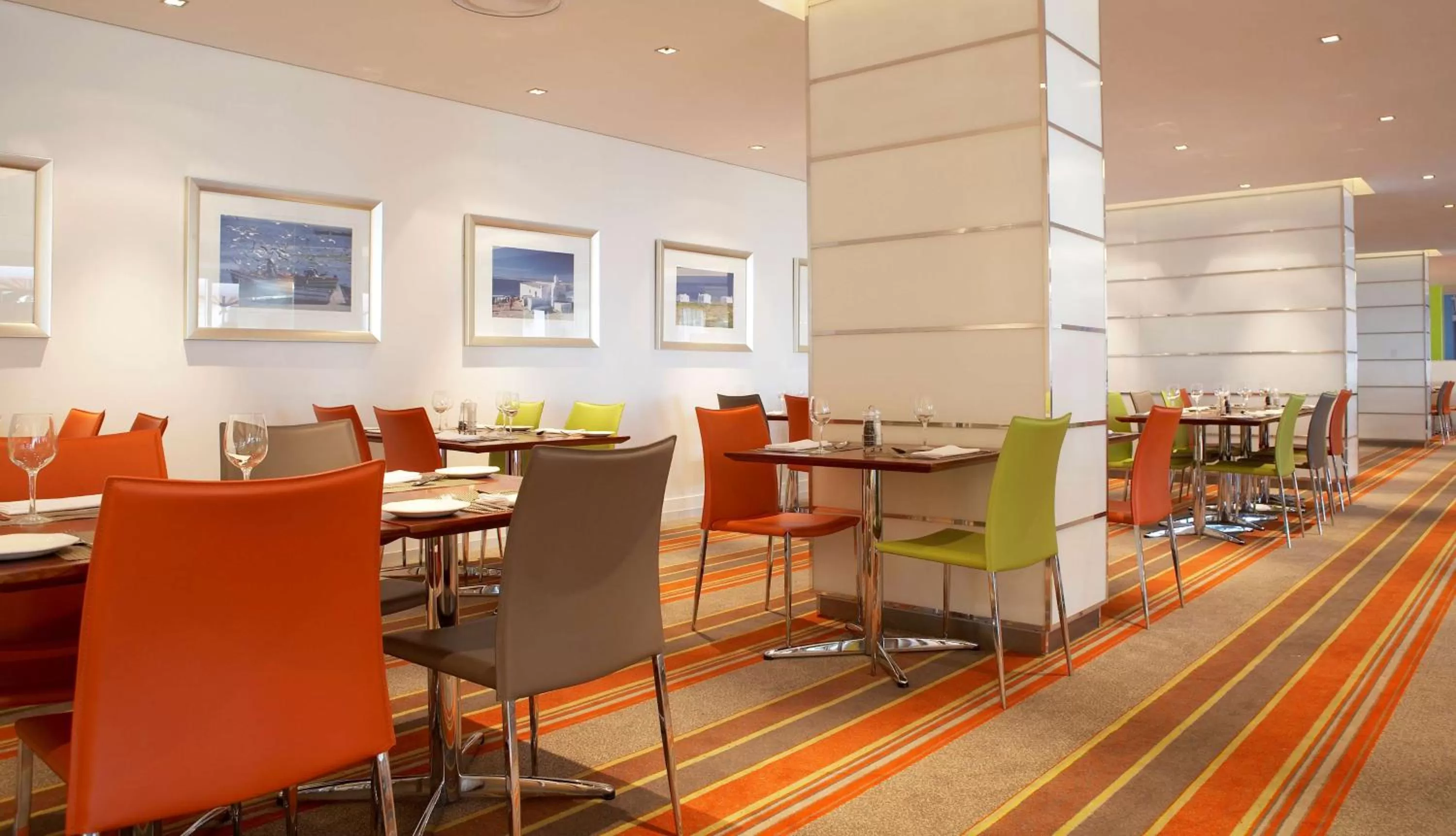 Restaurant/places to eat in Garden Court Nelson Mandela Boulevard