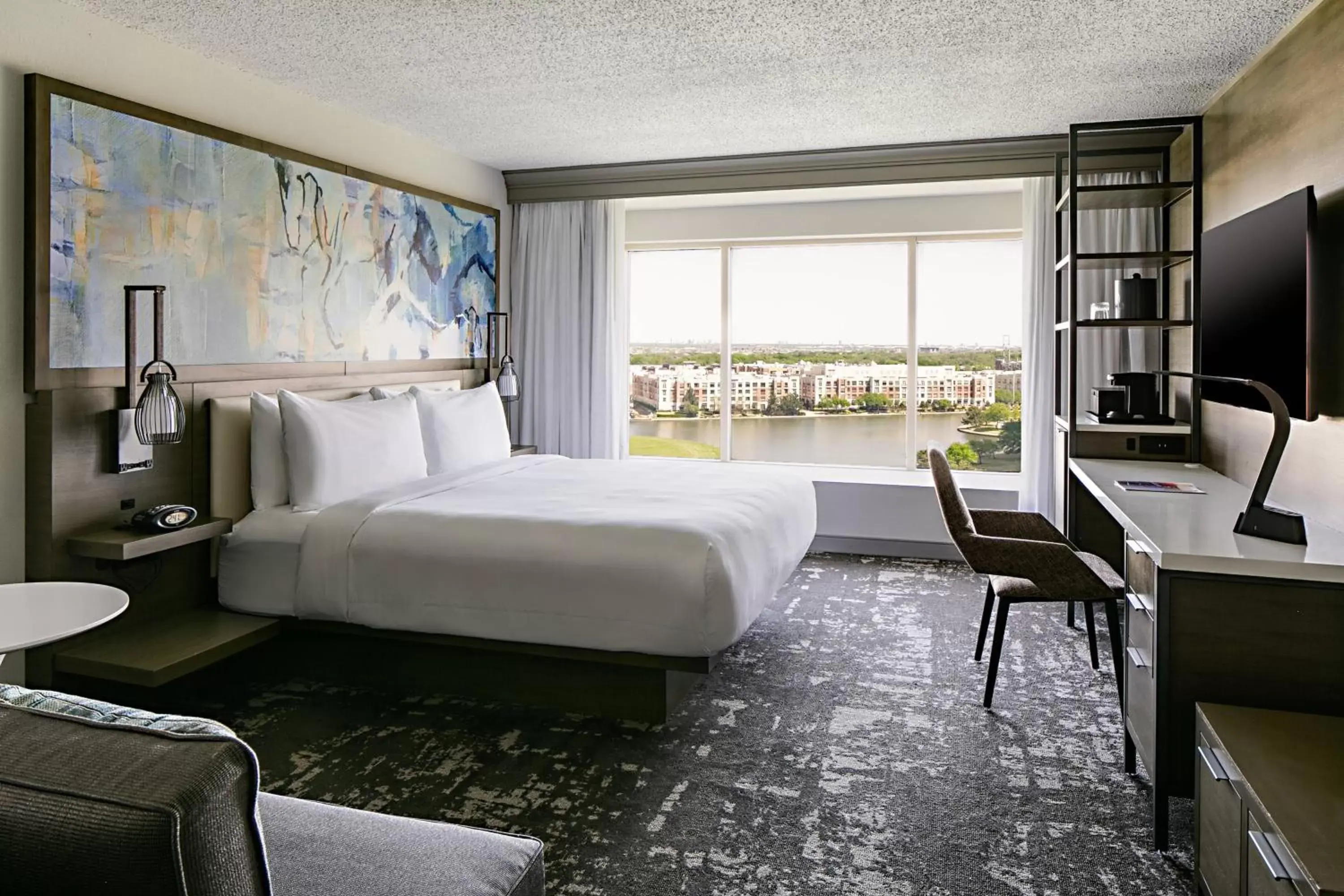 King Room with Lake View in Marriott Dallas Las Colinas King Room with Lake View in Marriott Dallas Las Colinas