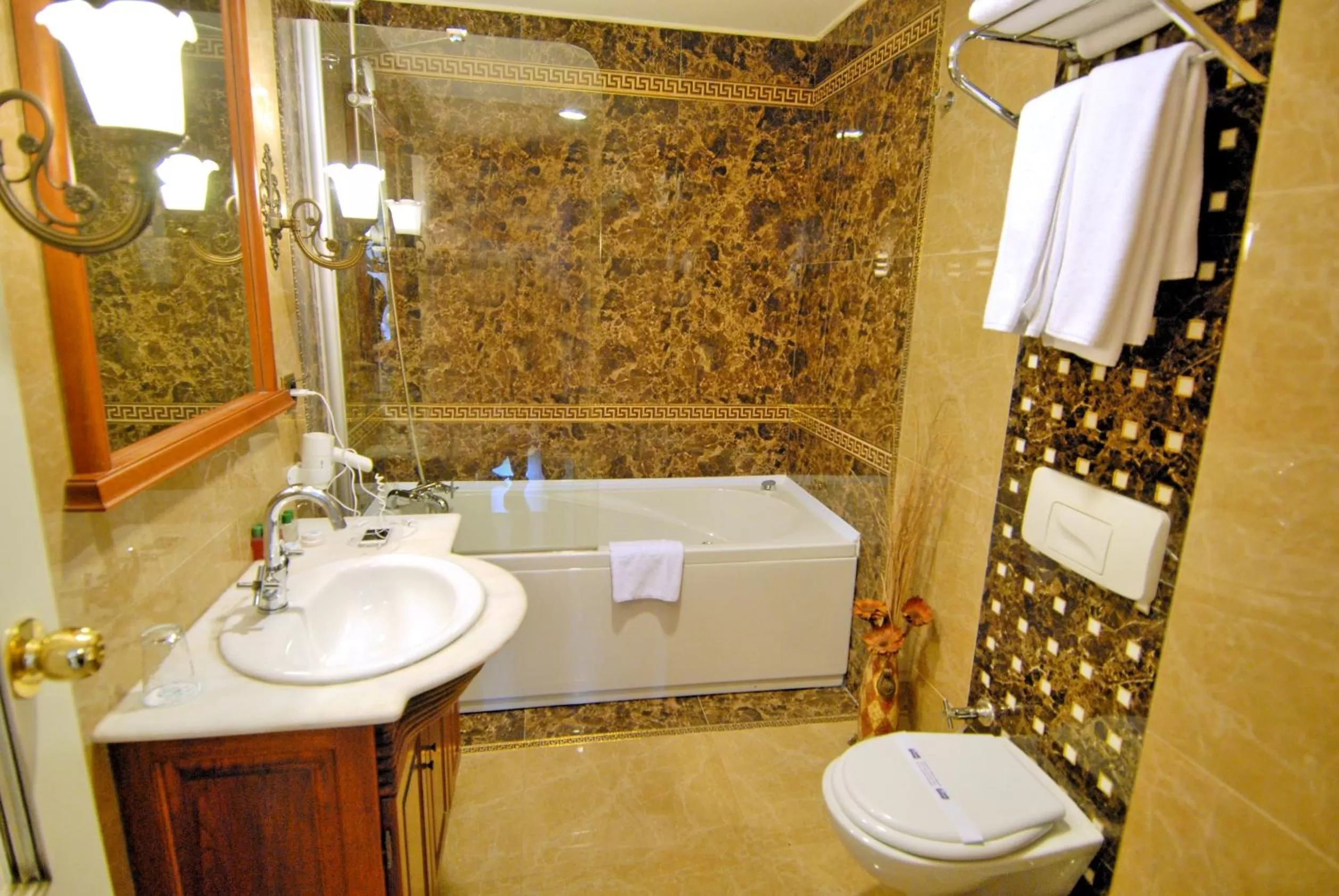 Bathroom in Aspen Hotel Kaleiçi