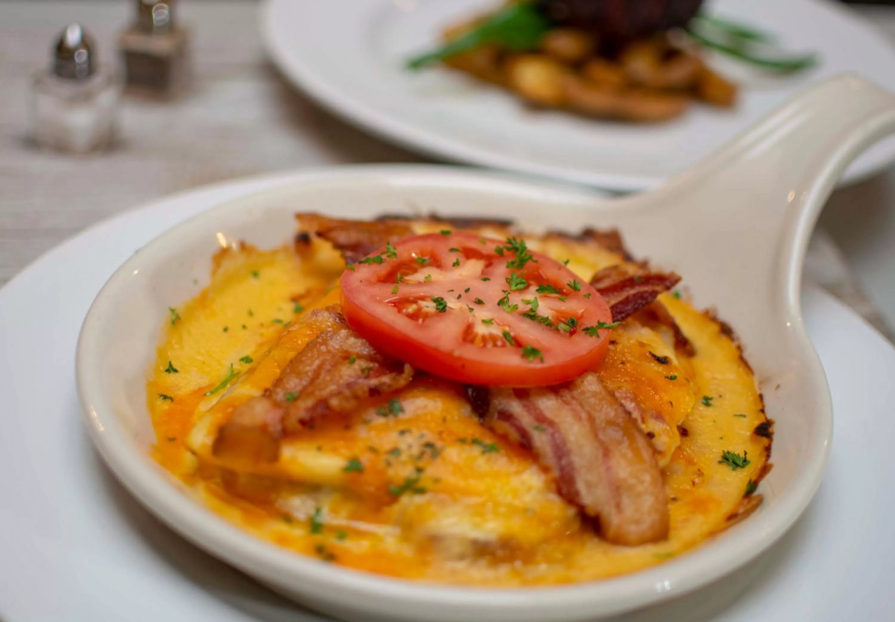 Food and drinks in Historic Boone Tavern