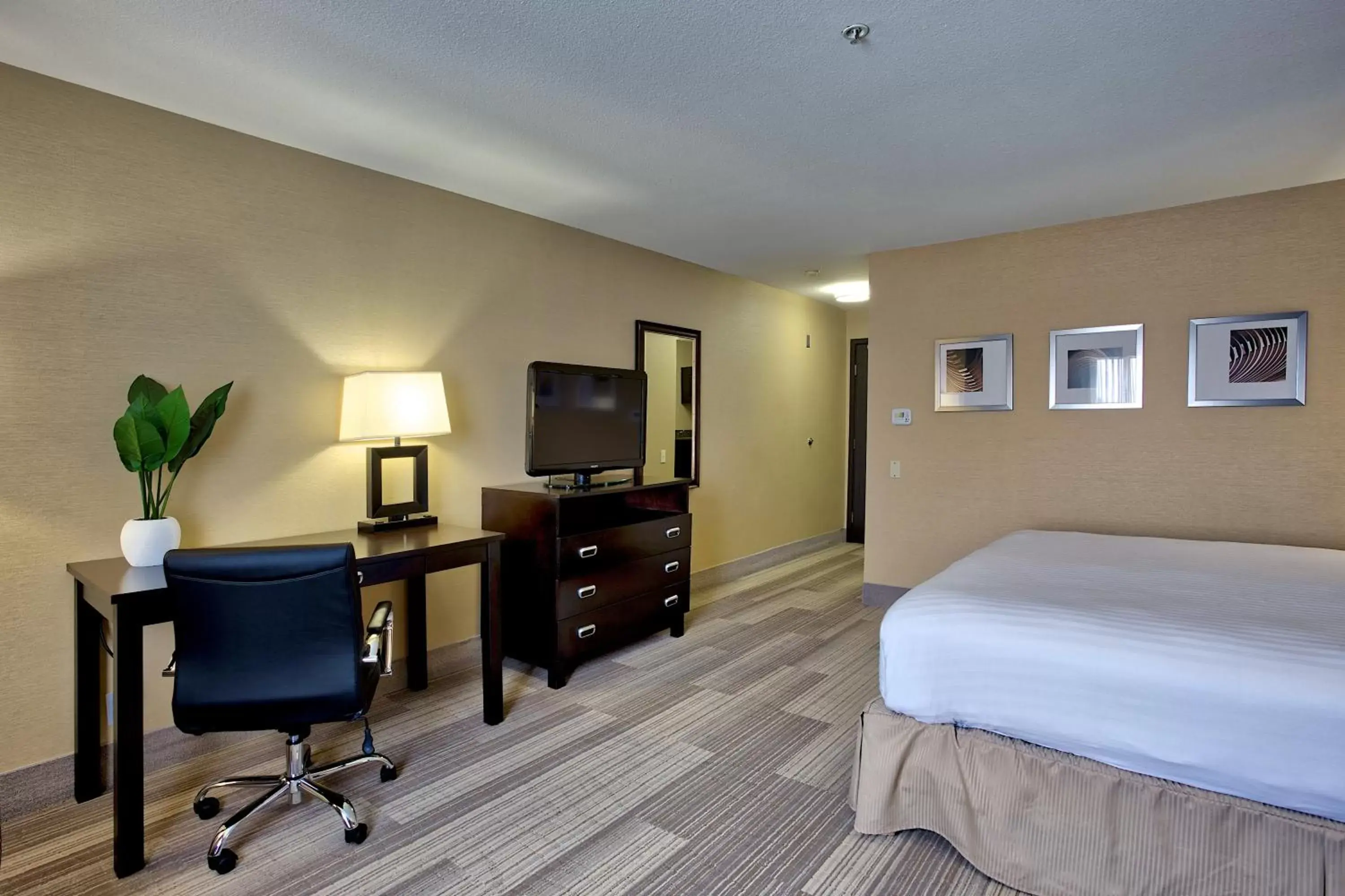 Hampton Inn by Hilton Costa Mesa Newport Beach Hampton Inn by Hilton Costa Mesa Newport Beach