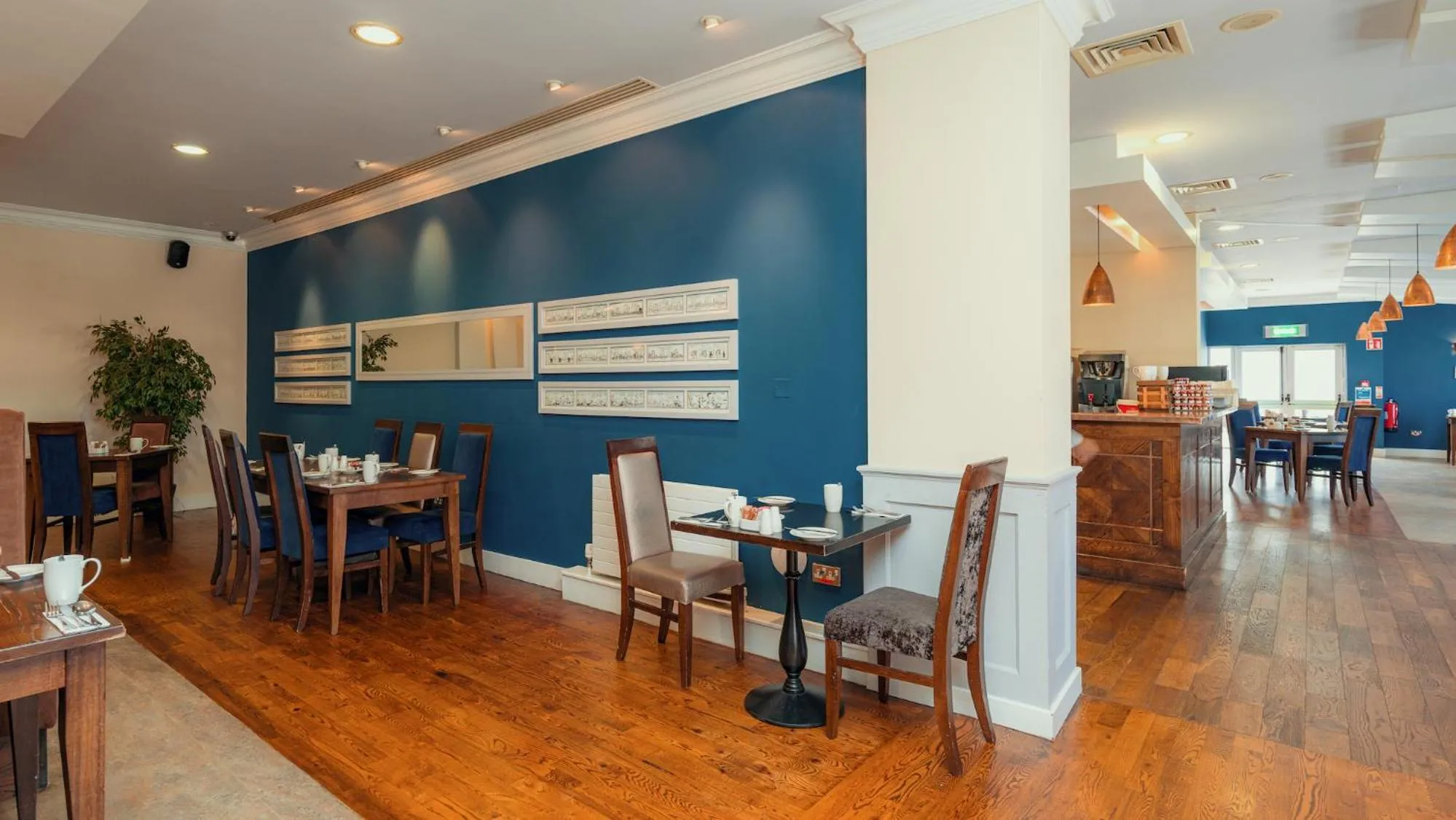 Restaurant/places to eat in Cavan Crystal Hotel