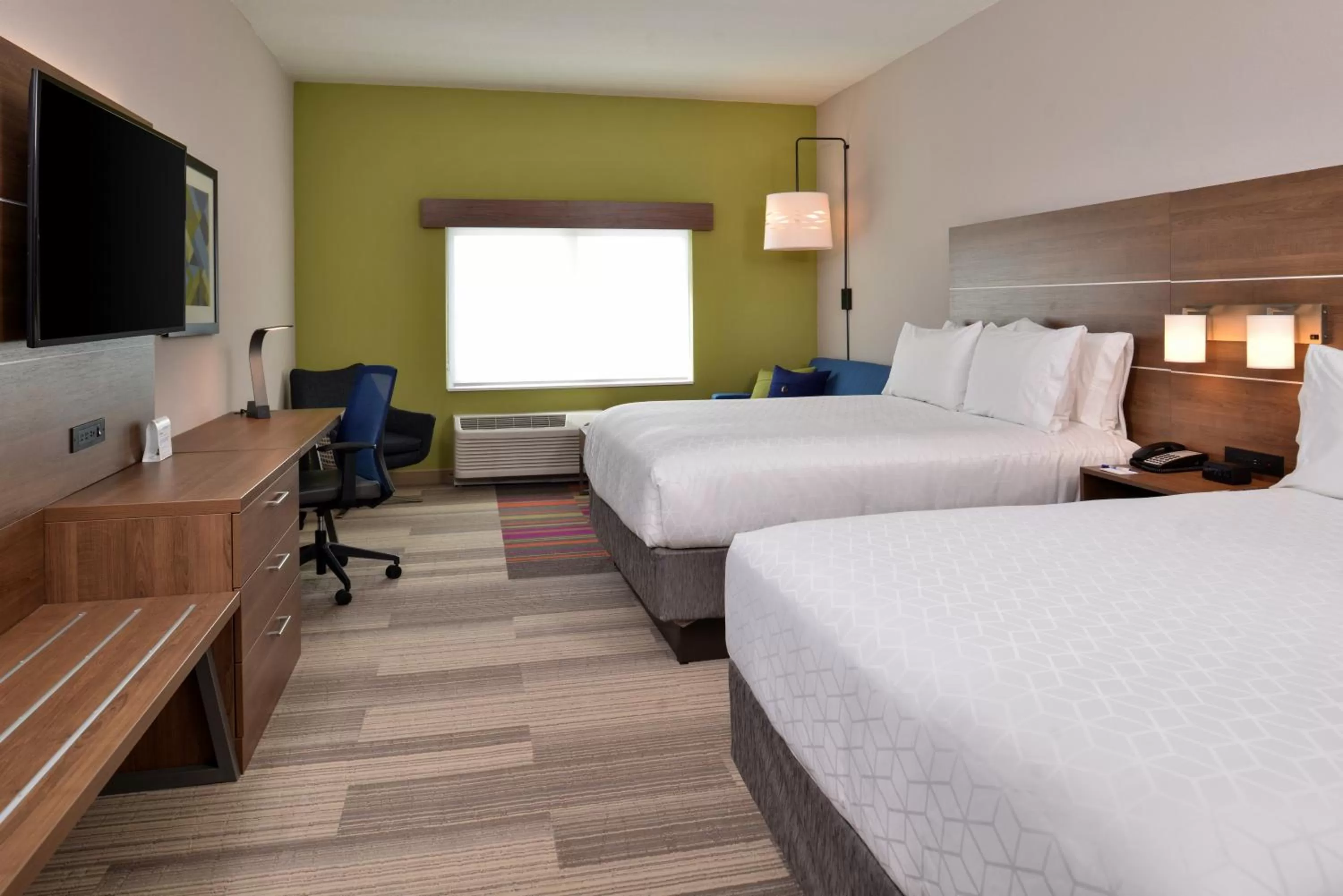 Photo of the whole room, Bed in Holiday Inn Express Melbourne West by IHG