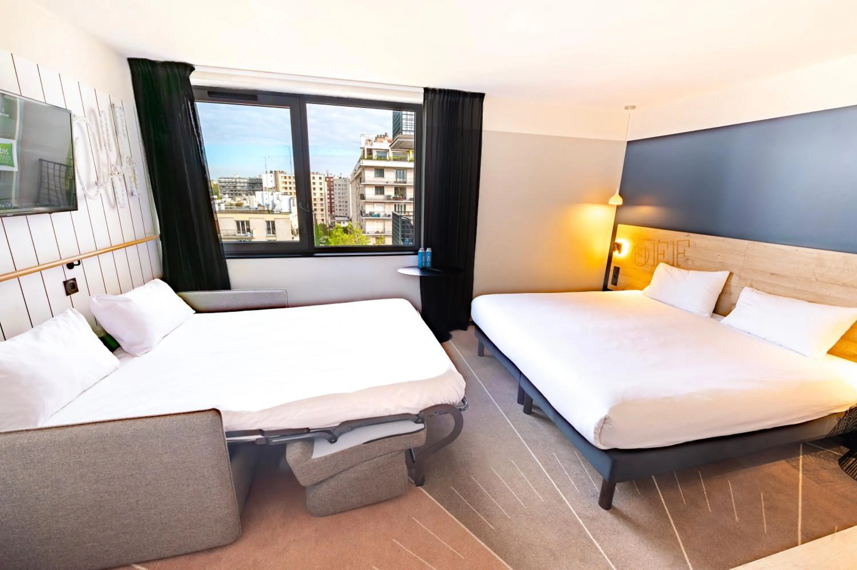 Bed in ibis Styles Paris 16 Boulogne
