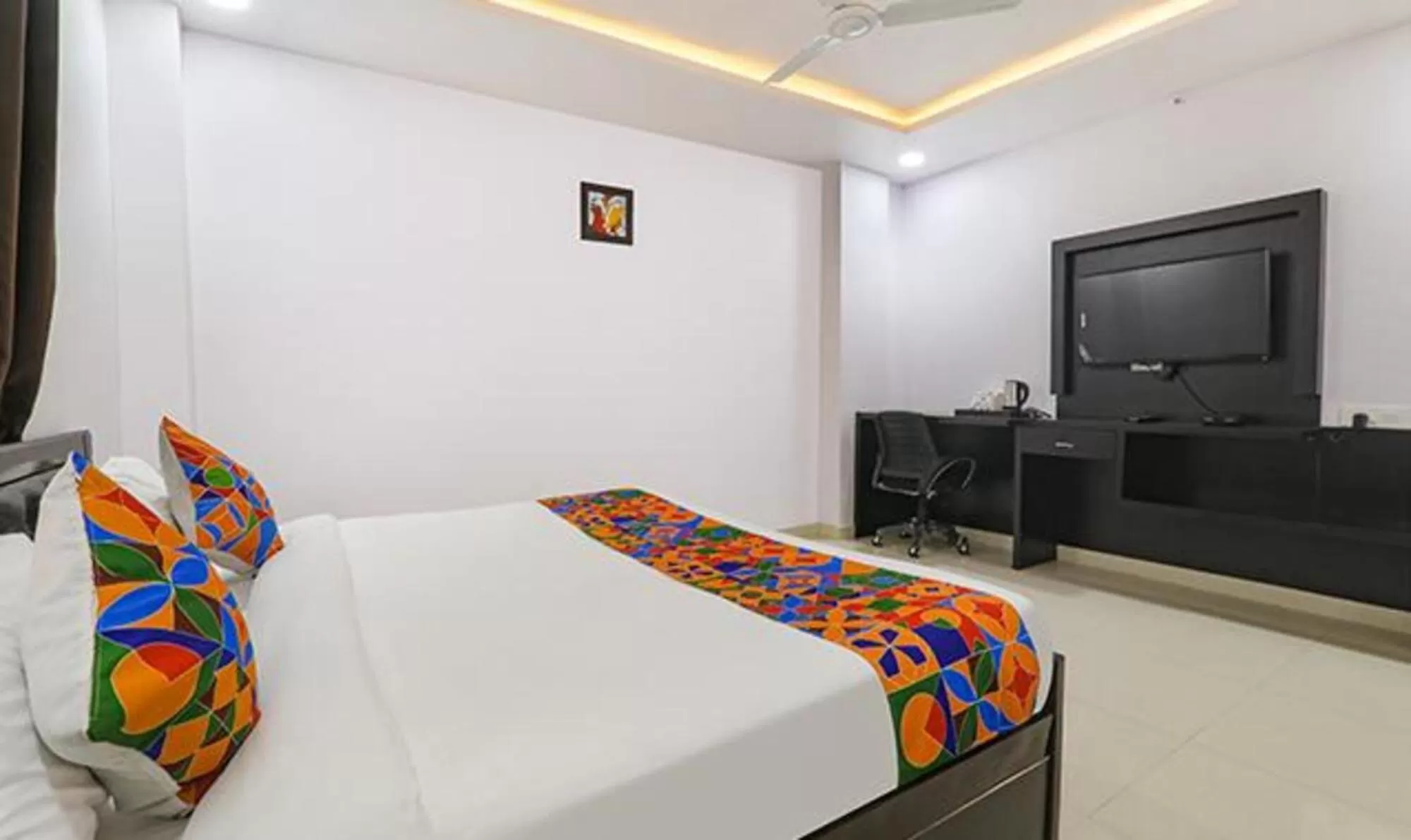 Coffee/tea facilities, Bed in FabHotel Golden Velvet