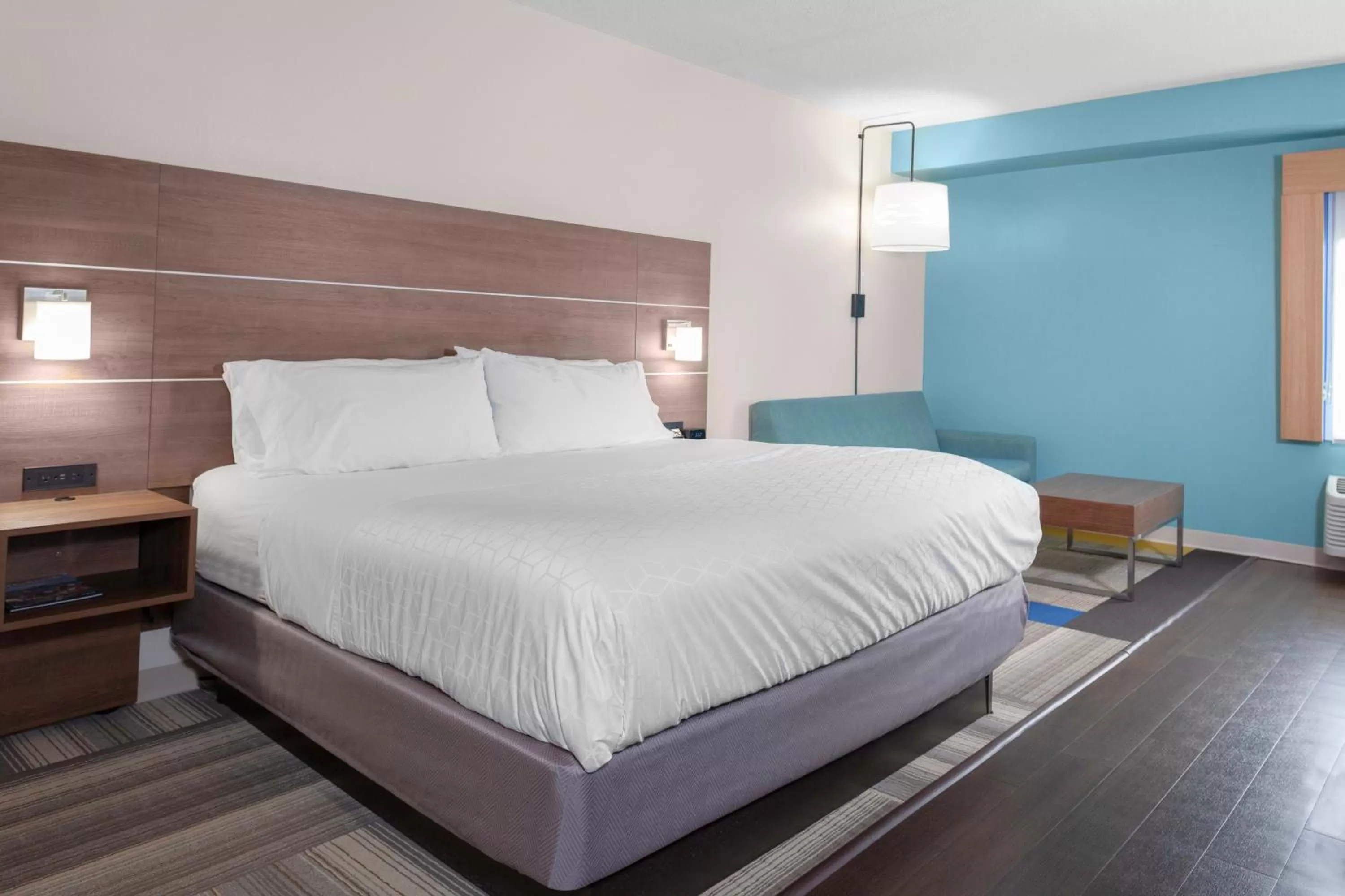 Bed in Holiday Inn Express Myrtle Beach-Broadway at the Beach by IHG