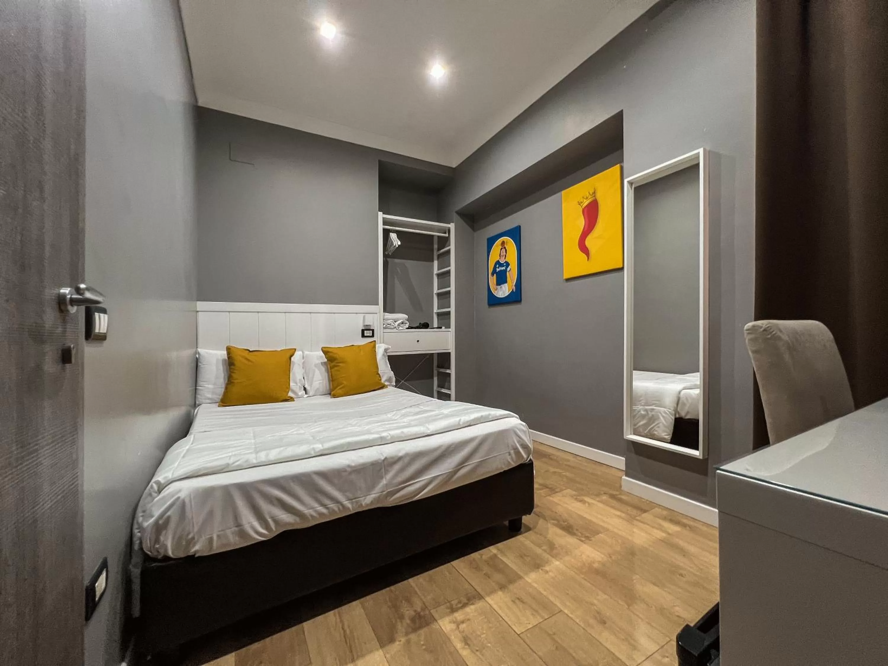 Decorative detail, Bed in Tiè tiè